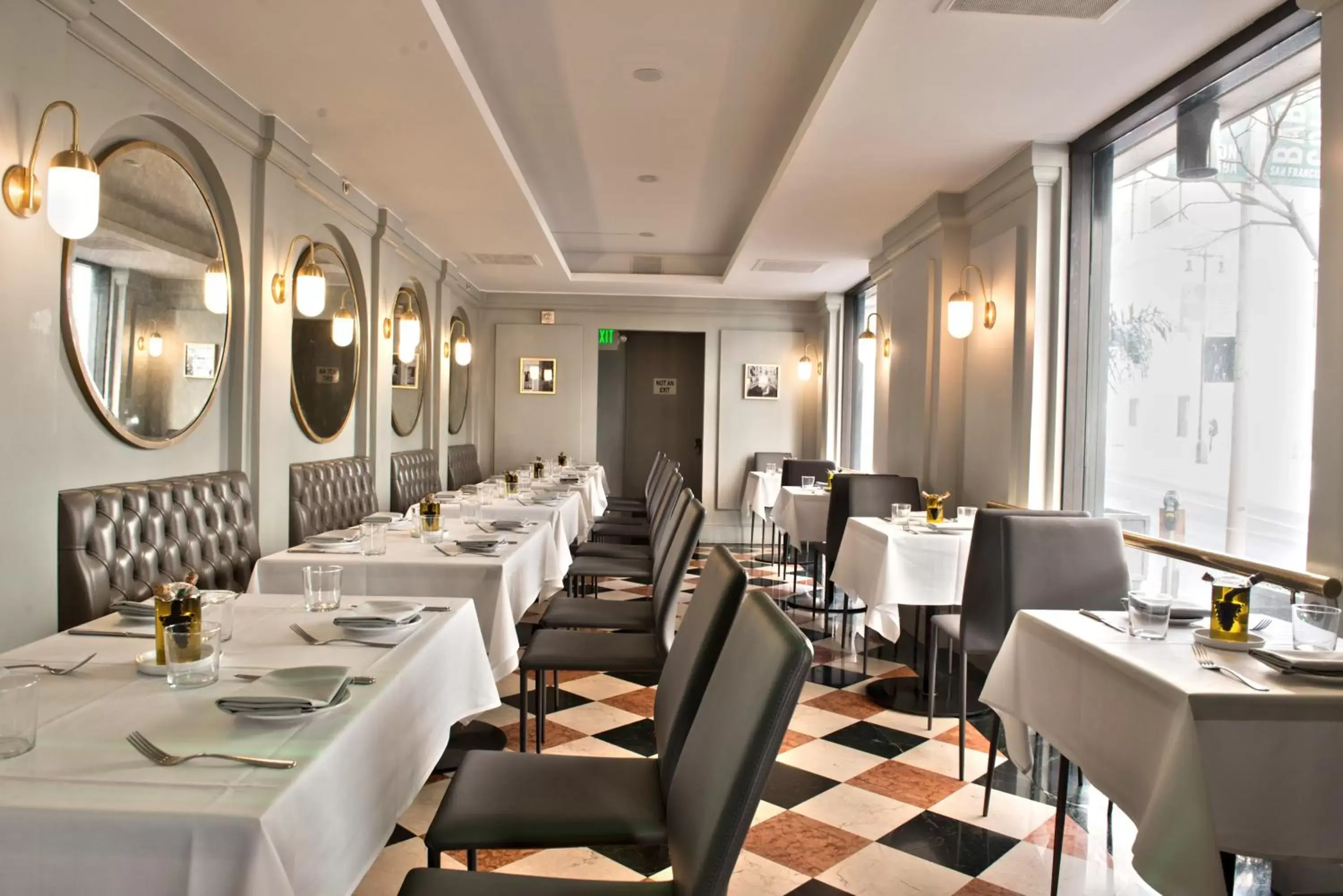 Restaurant/Places to Eat in Club Donatello