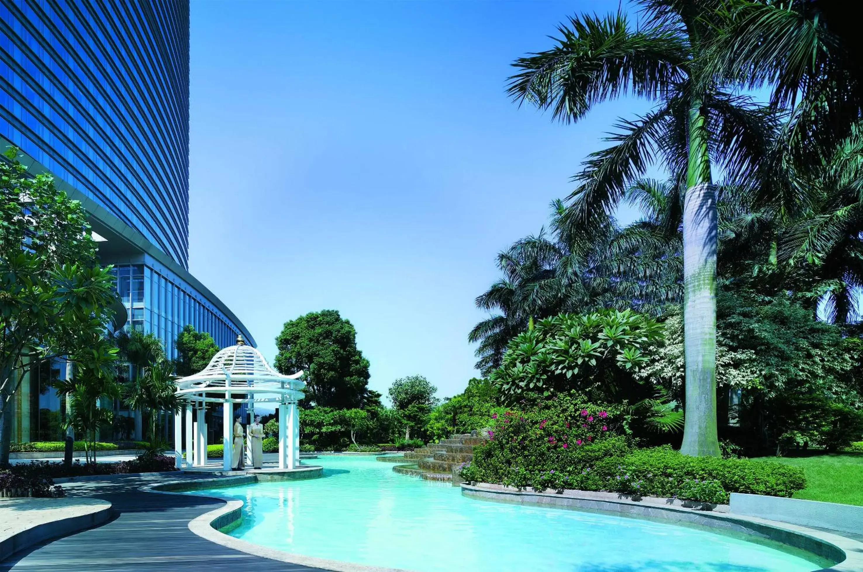 Swimming Pool in Shangri-La Guangzhou