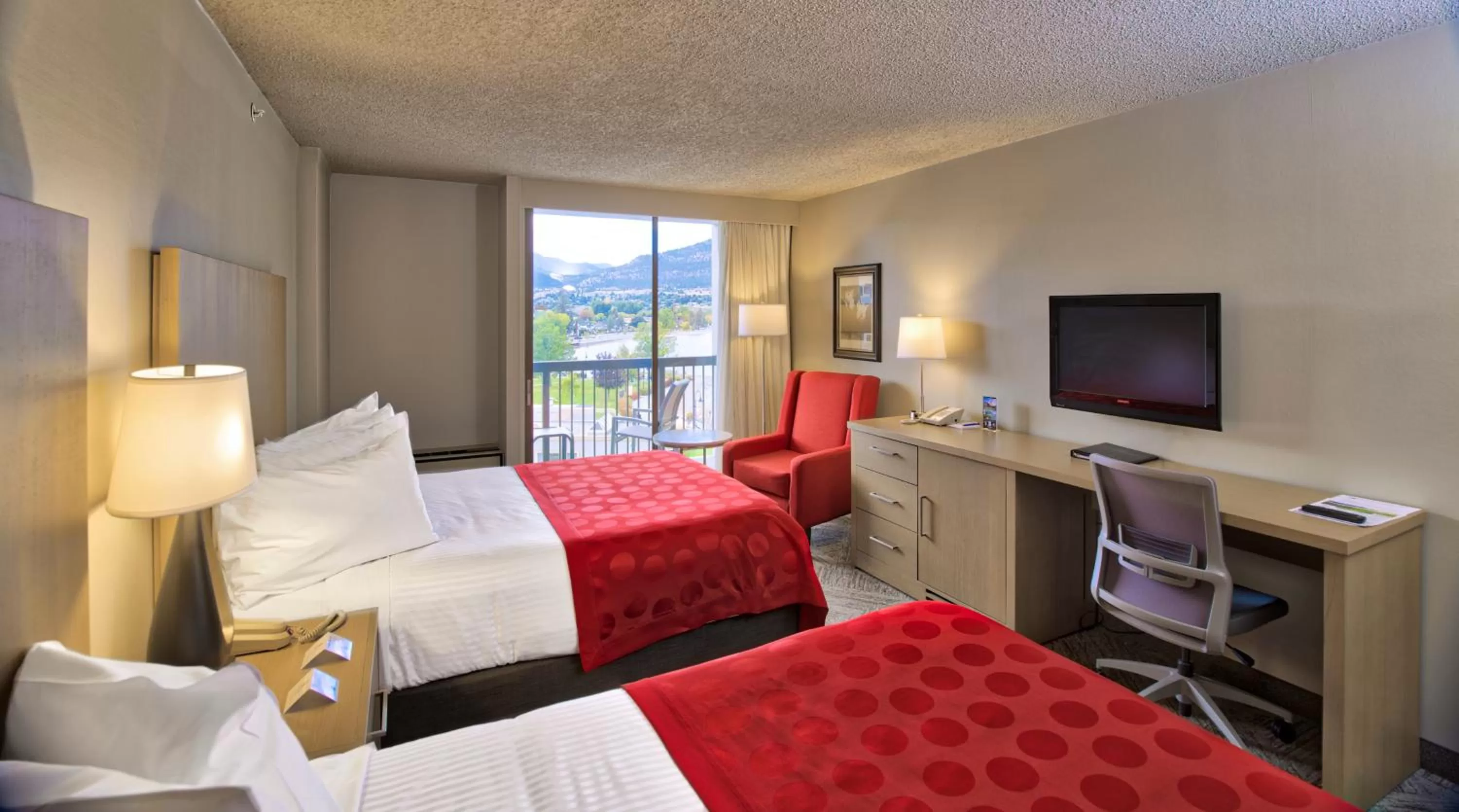 City view, Bed in Penticton Lakeside Resort