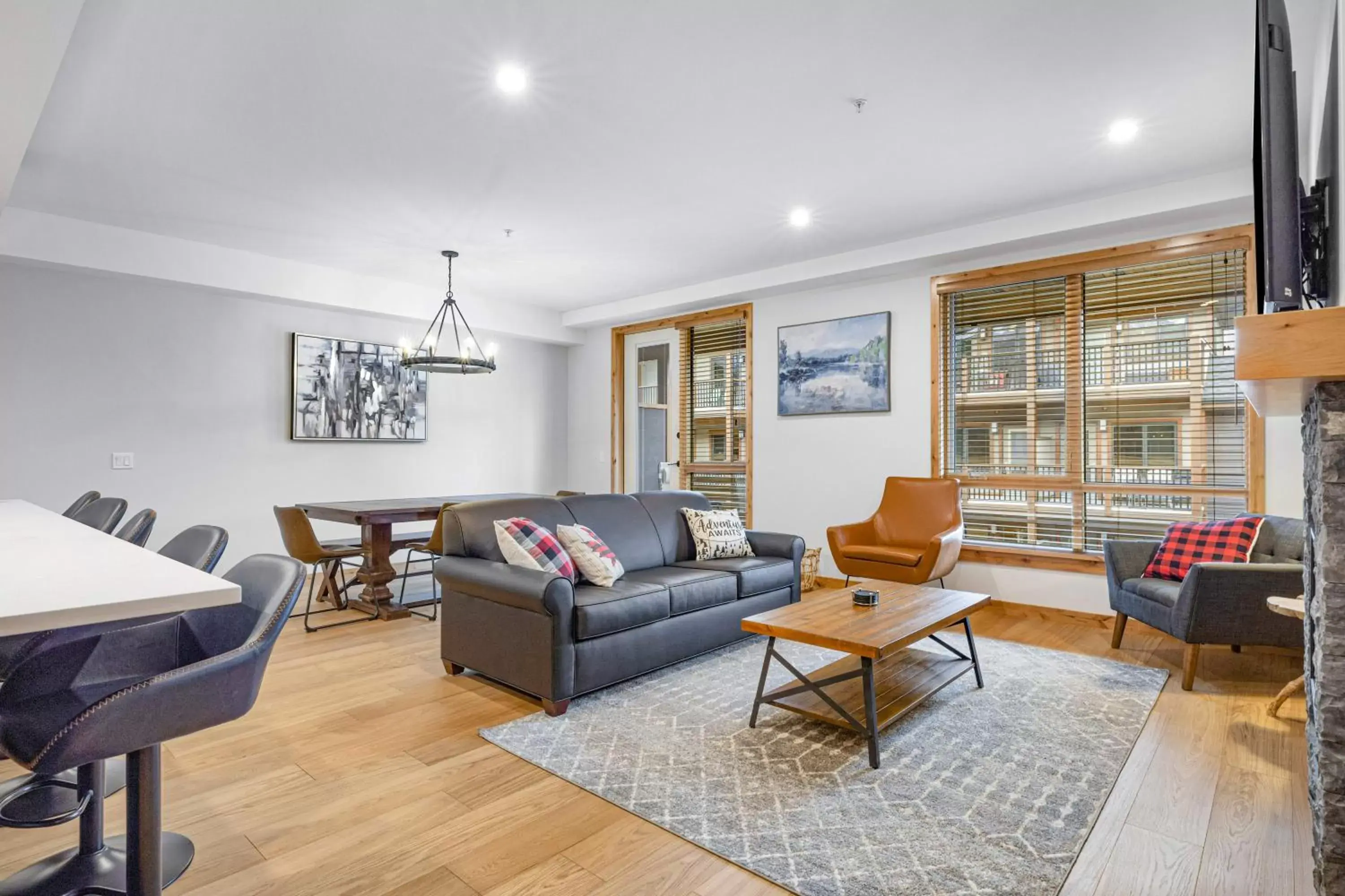 Living room, Seating Area in Tamarack Lodge by Spring Creek Vacations