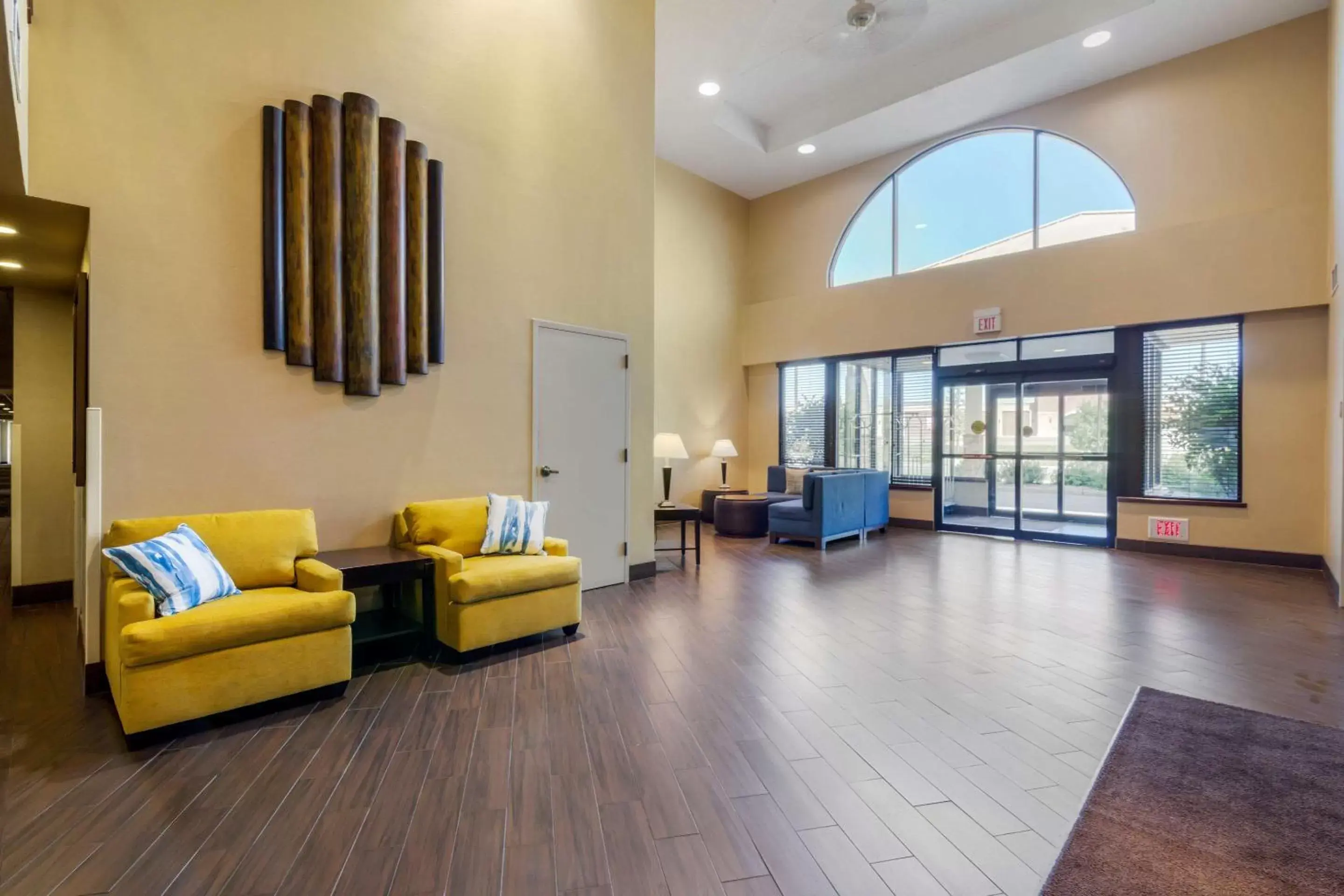 Lobby or reception, Seating Area in Comfort Inn Bismarck