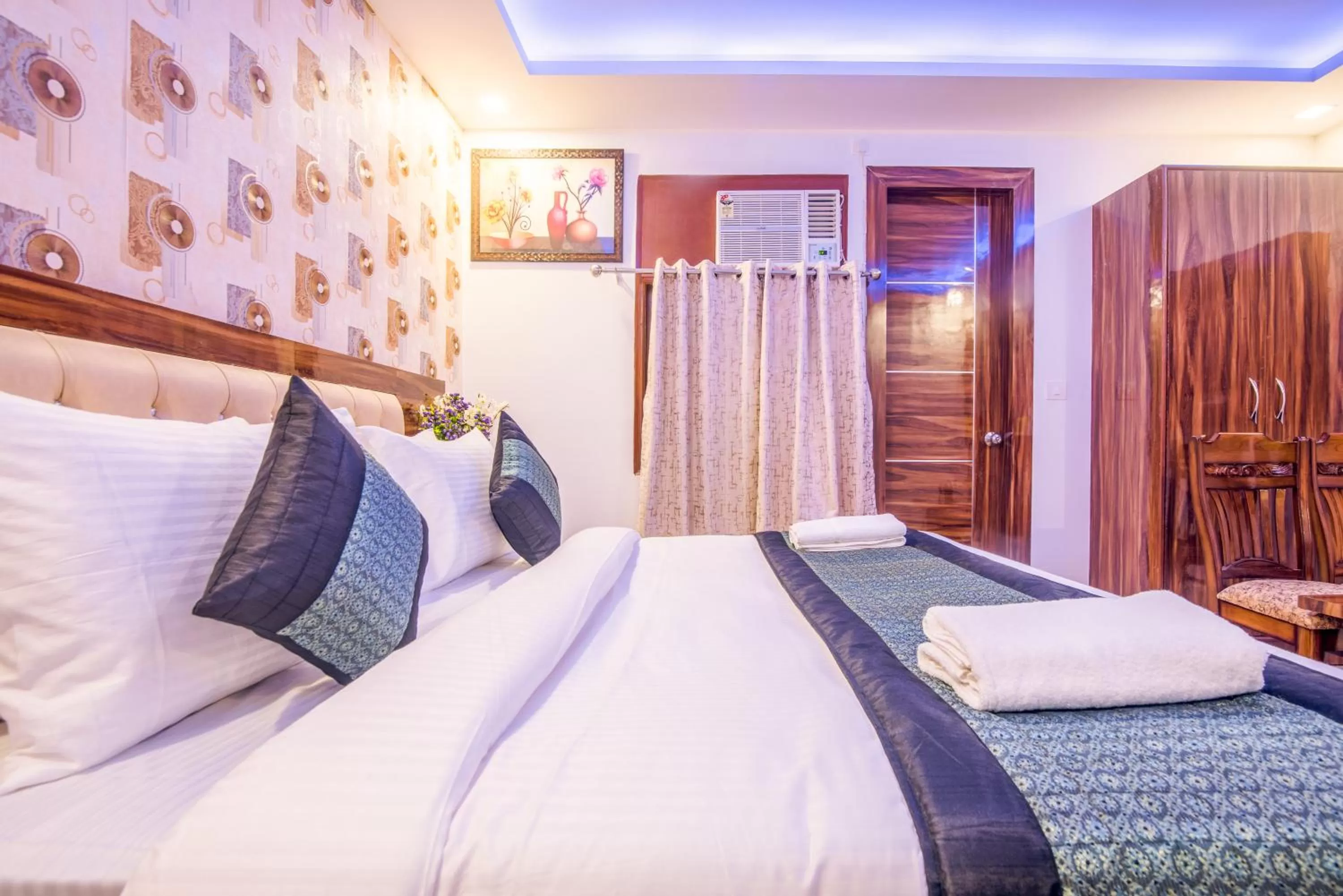 Bed in Hotel Festival Mahipalpur At Delhi Airport