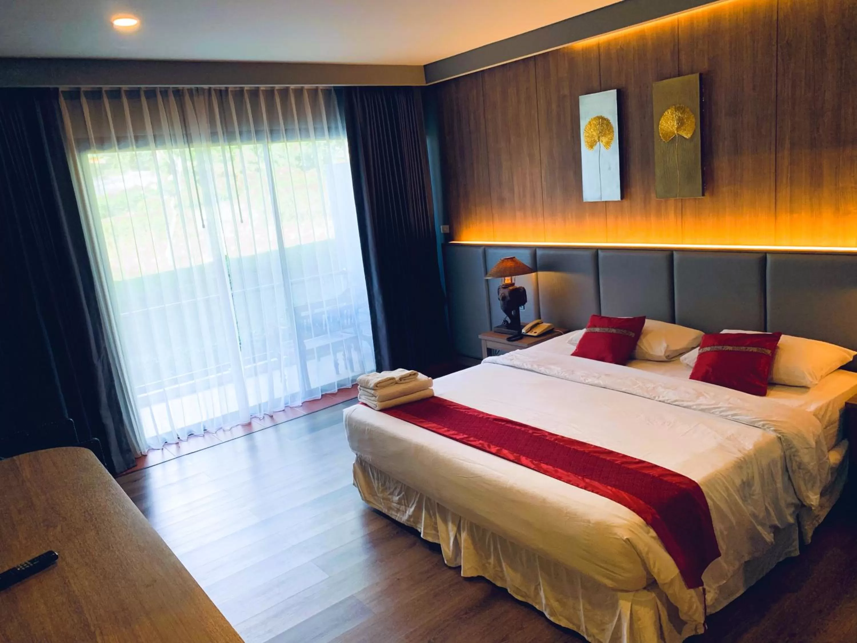 Bed in Chang Buri Resort & Koh Chang Hillside