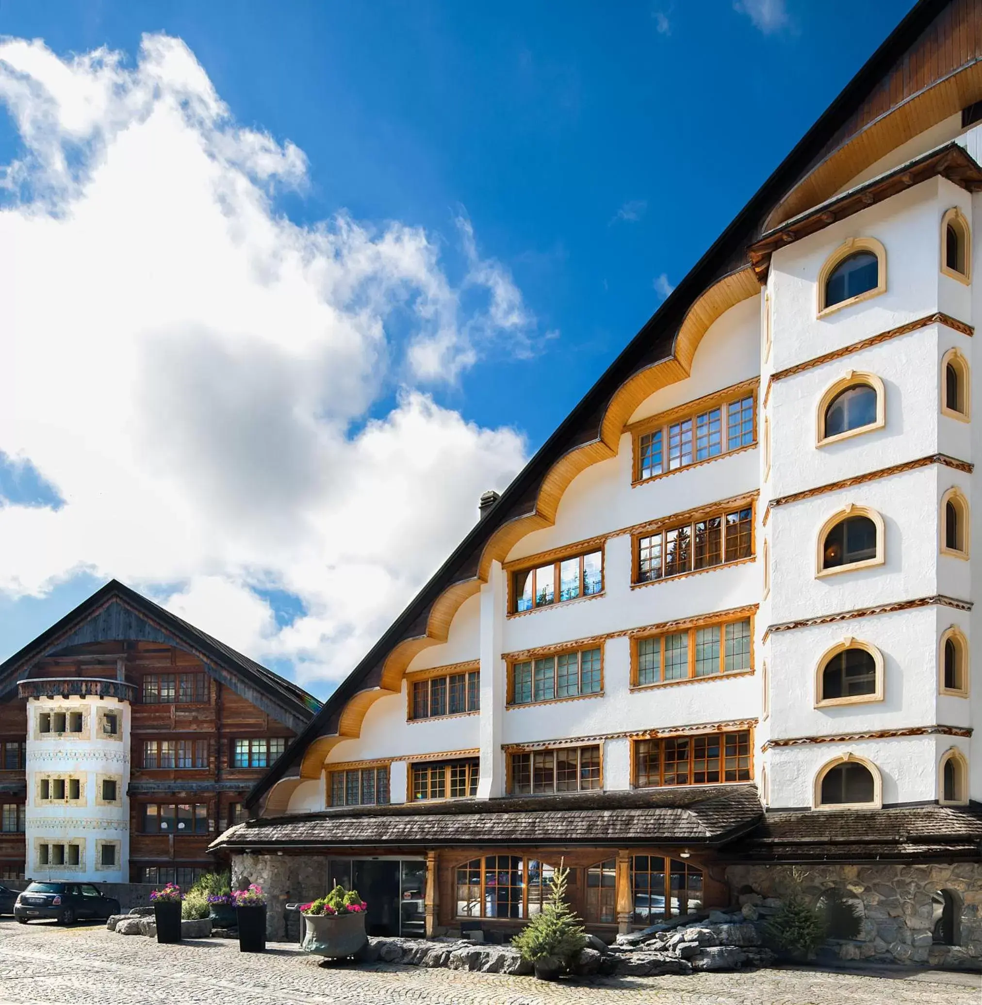 Facade/entrance, Property Building in Hotel Etrier