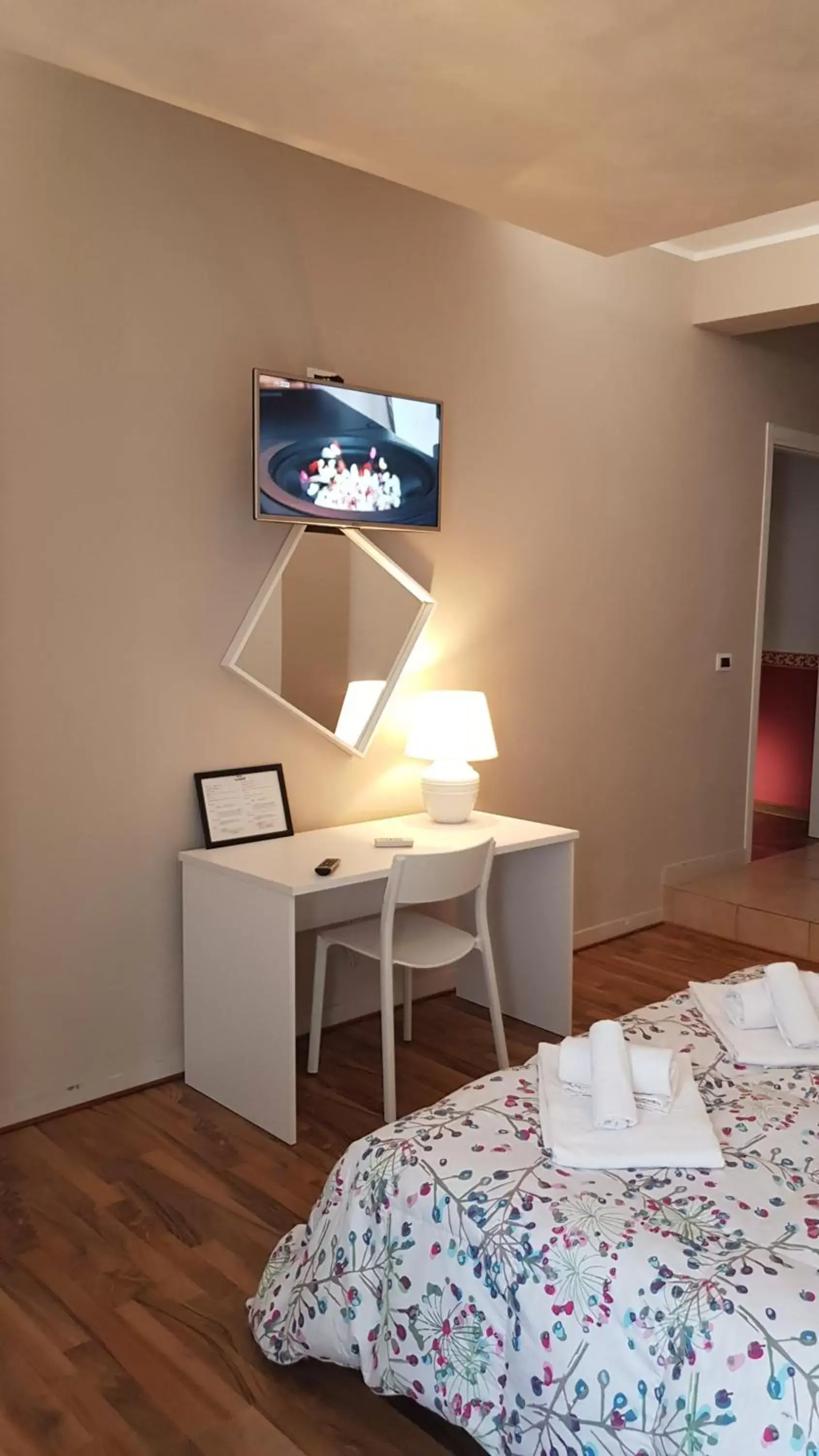 Photo of the whole room, TV/Entertainment Center in Albergo la Svolta