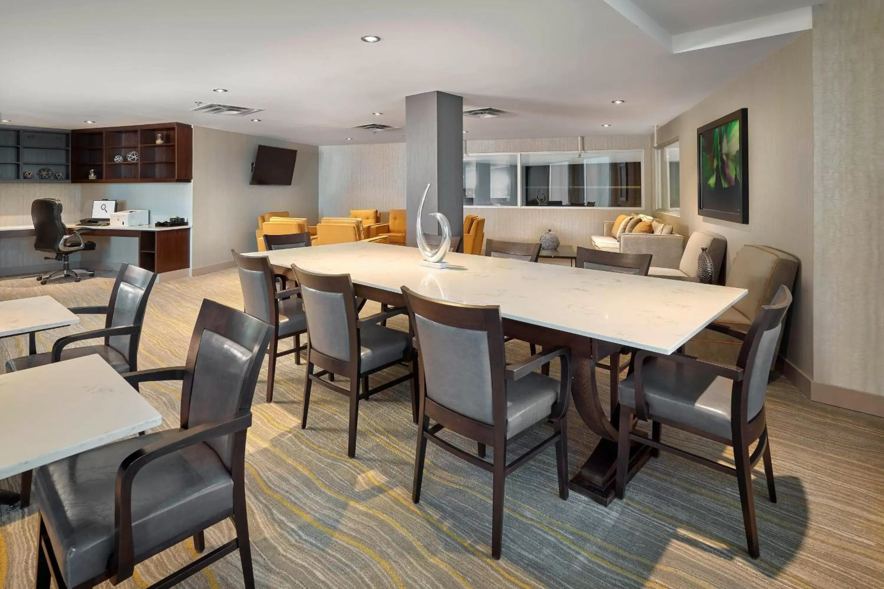 Meeting/conference room, Restaurant/Places to Eat in The Westin Calgary Airport