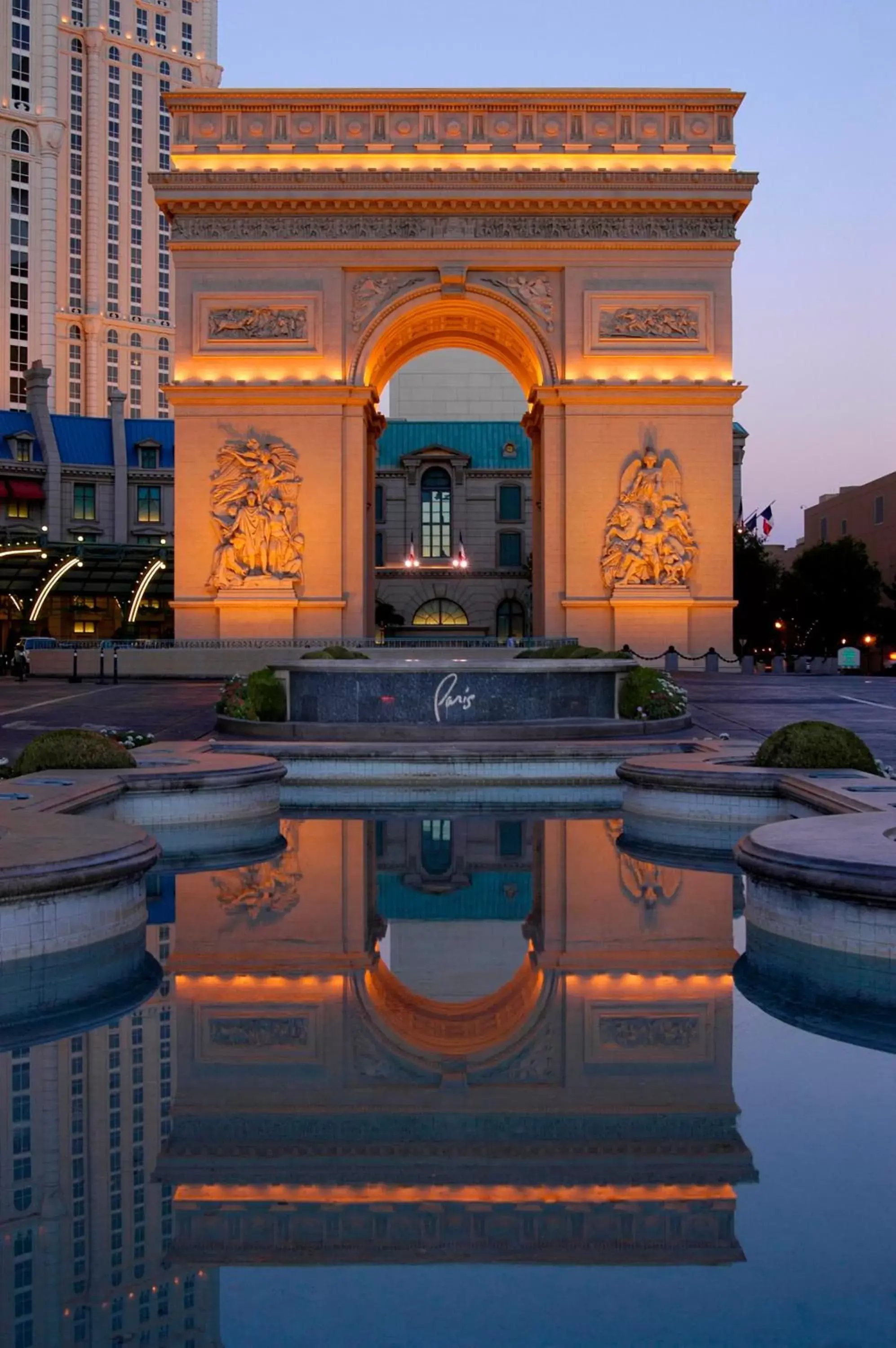 Area and facilities, Swimming Pool in Paris Las Vegas Hotel & Casino