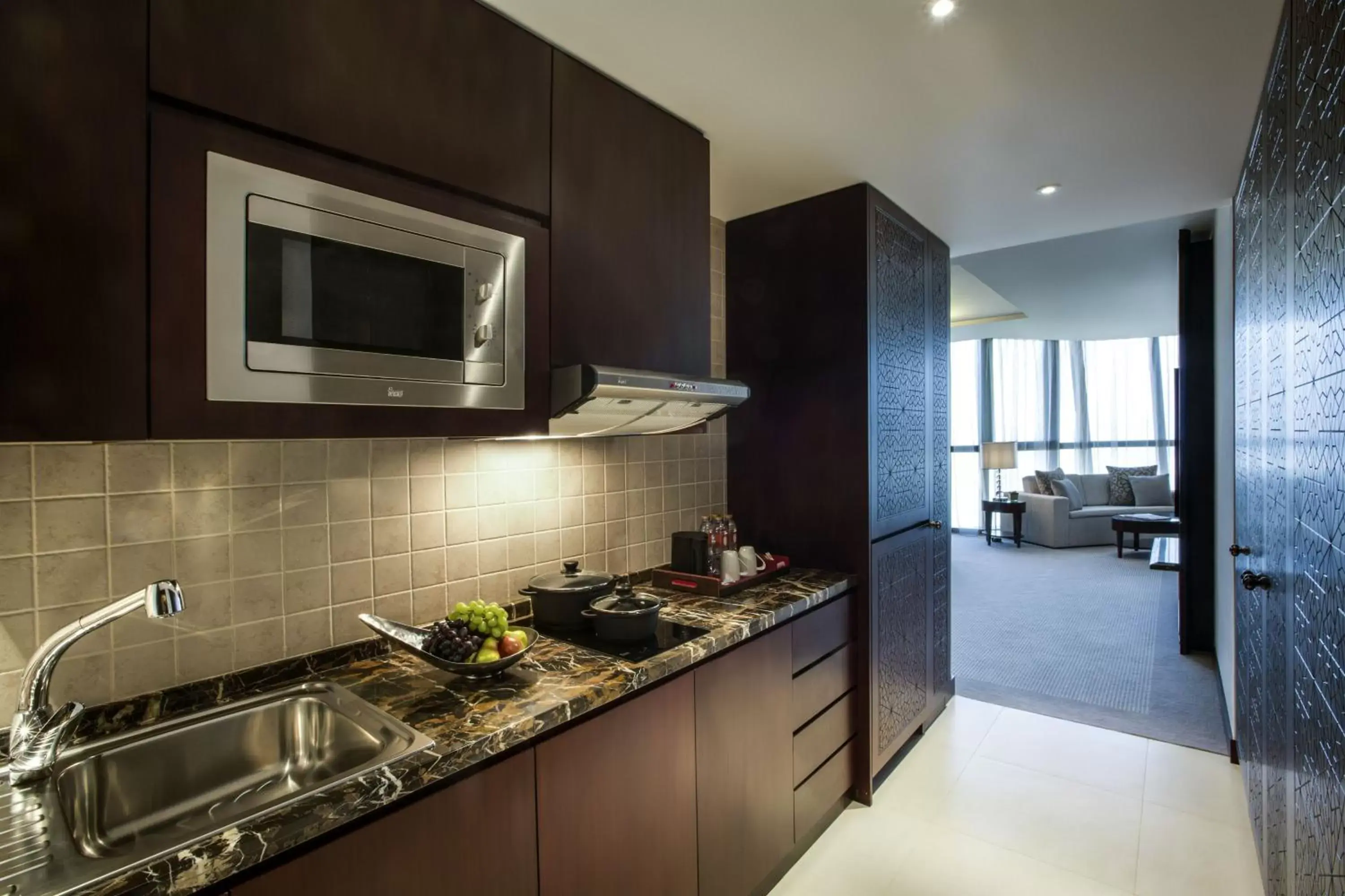 Kitchen/Kitchenette in Bab Al Qasr Hotel