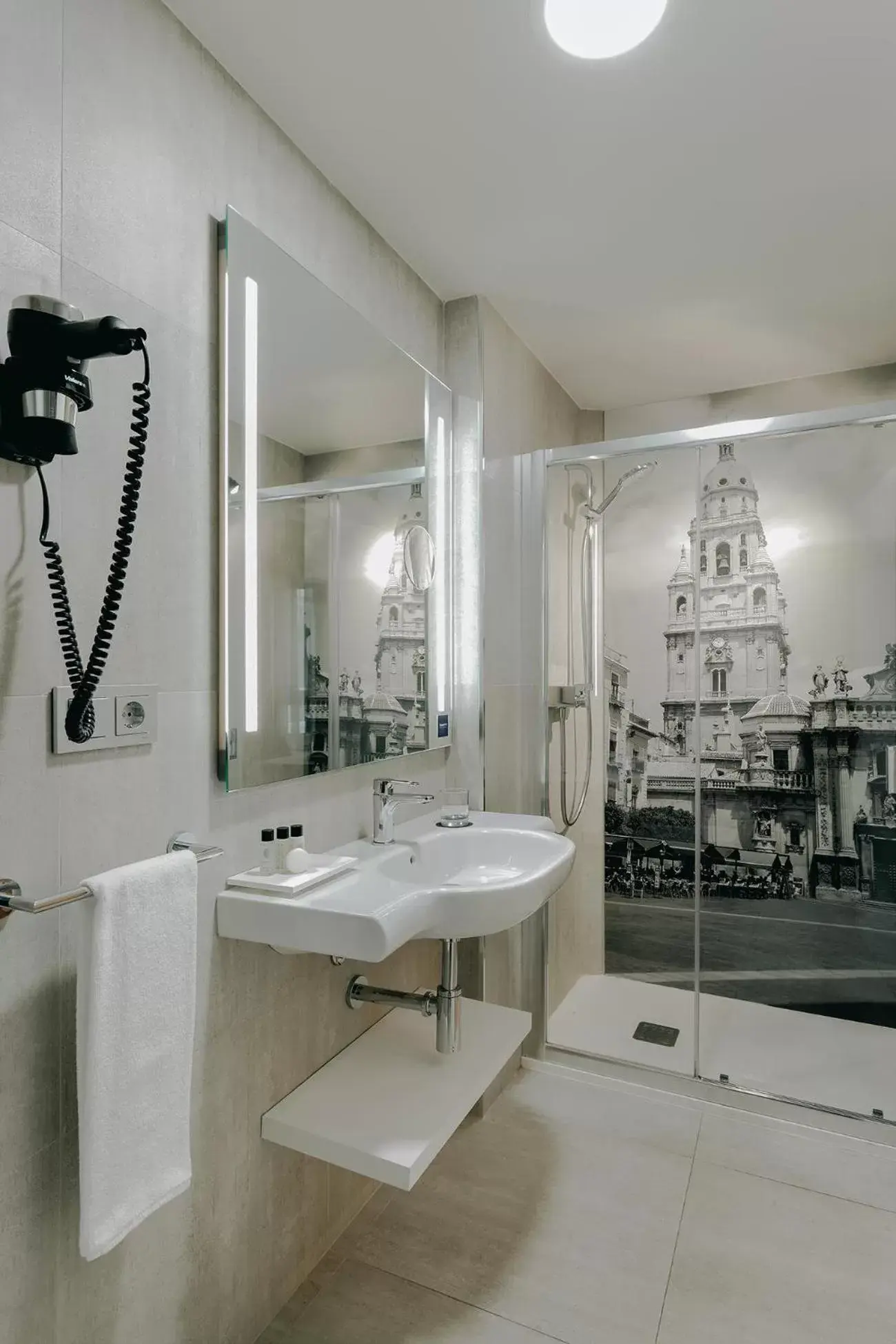 Shower, Bathroom in Hesperia Murcia Centro