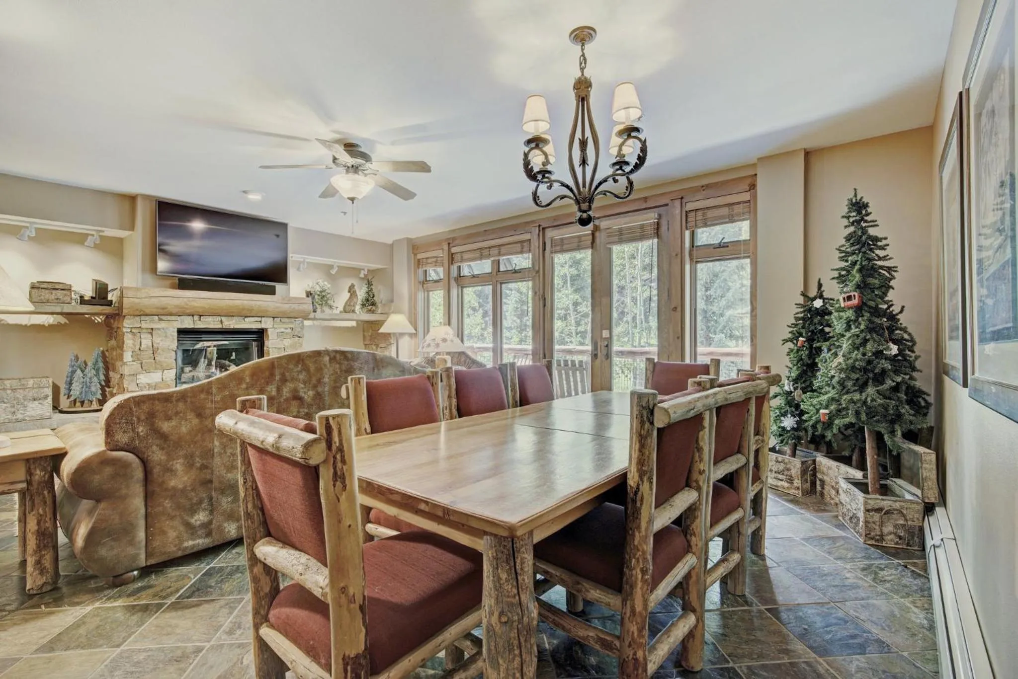 Living room in Timbers & Lone Eagle by Keystone Resort