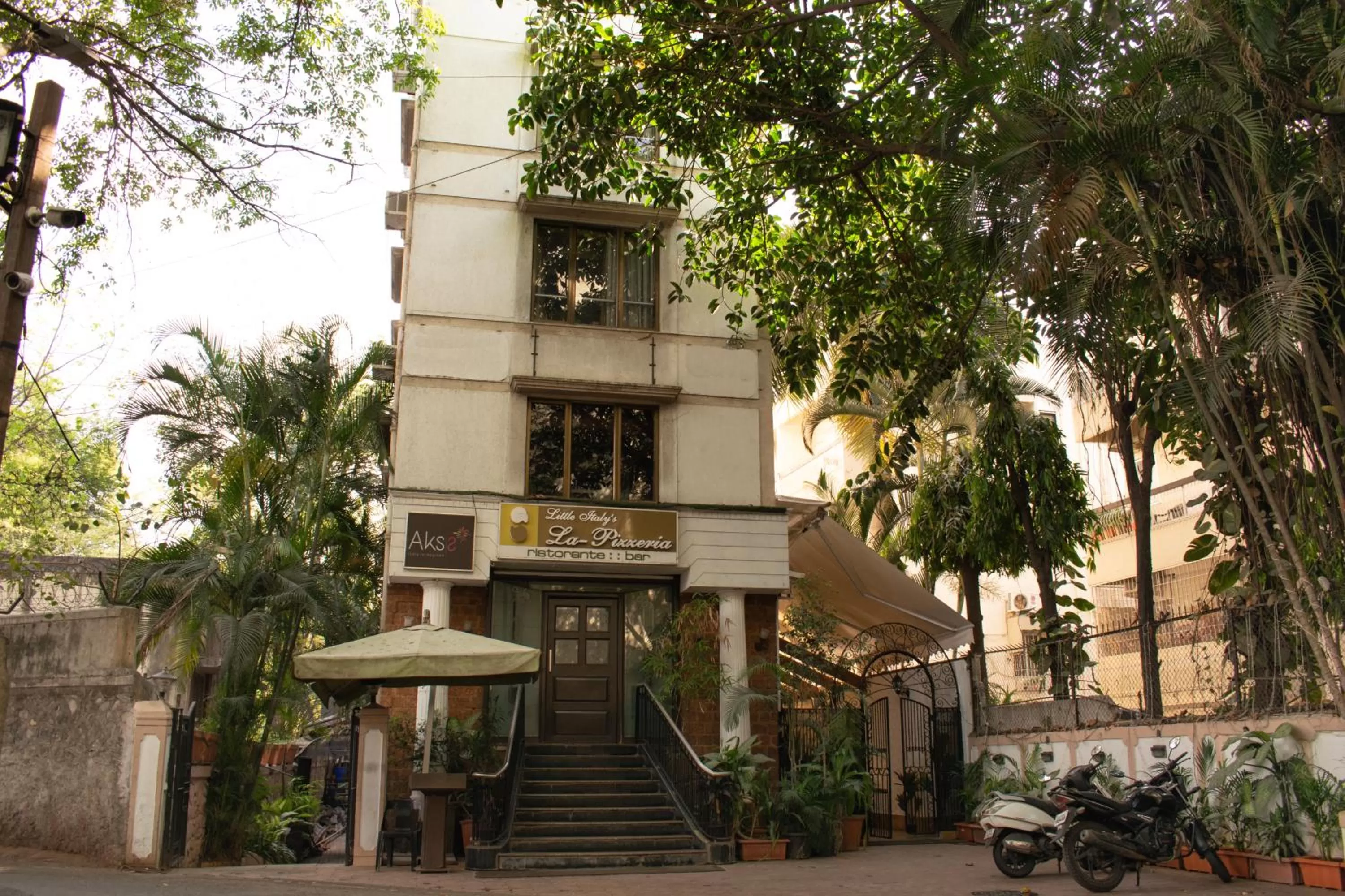 Property Building in Octave Bund Garden