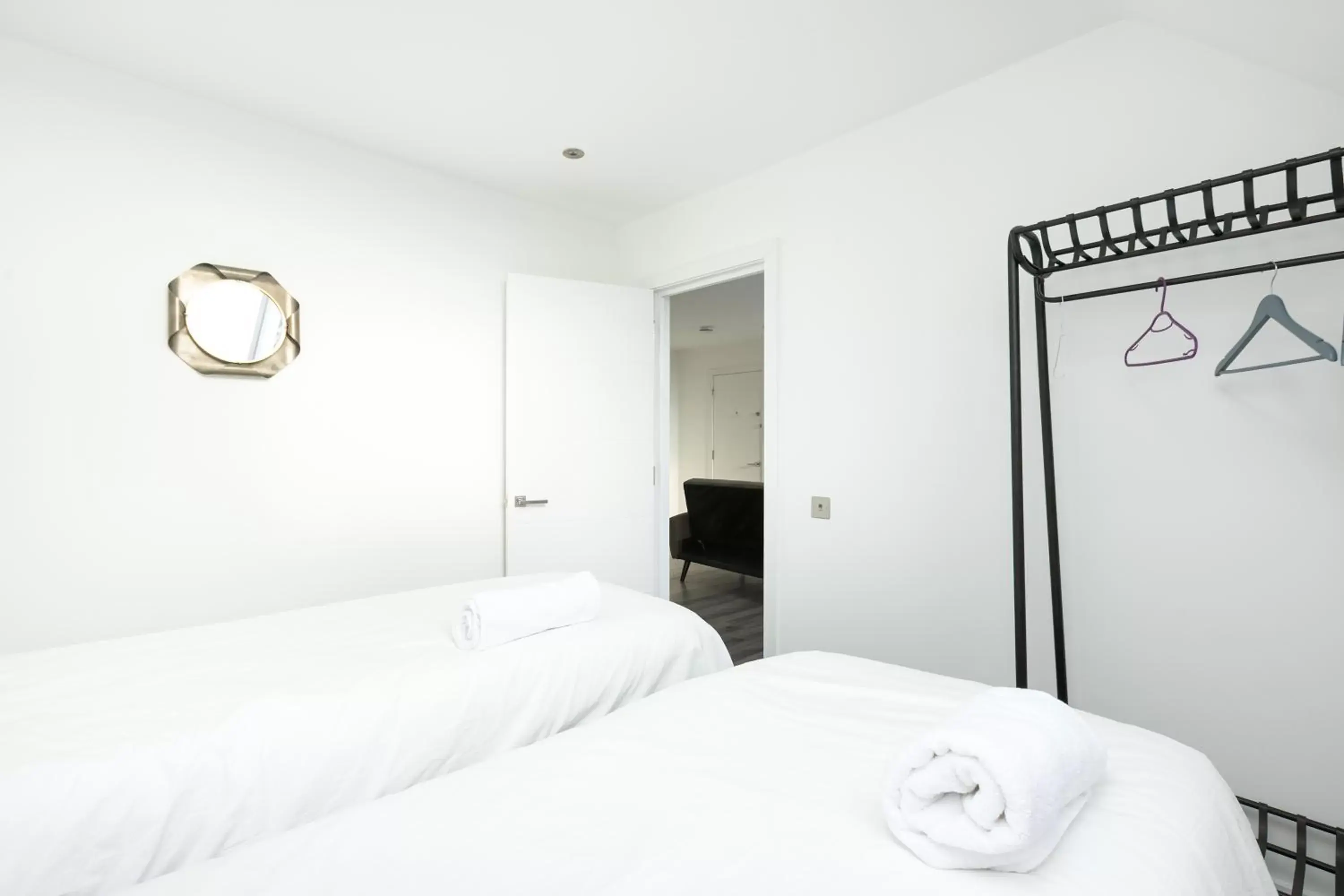 Bedroom, Bed in Reading Kings Road Lodge by Creatick Apartments