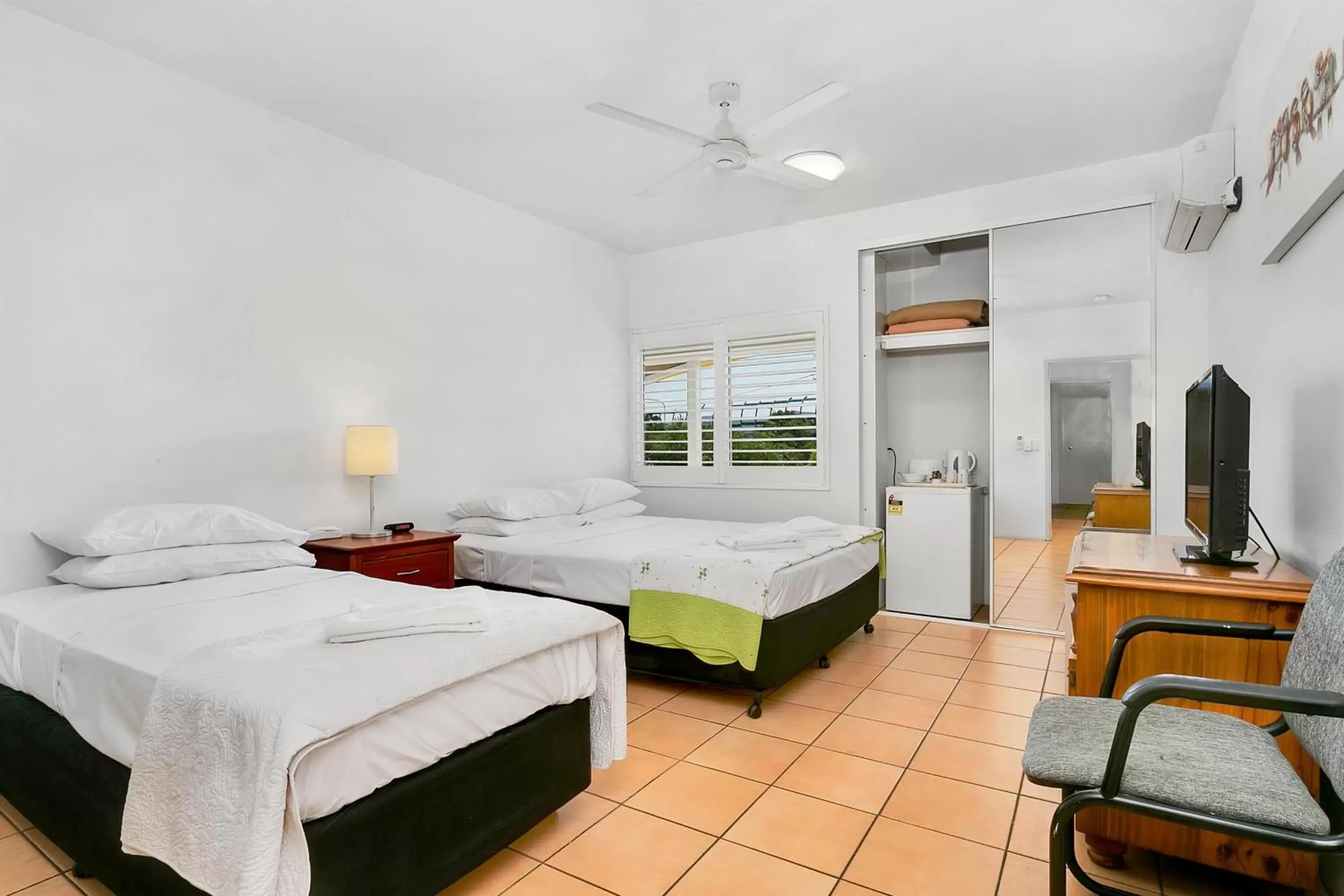 Bedroom in Cairns Reef Apartments & Motel