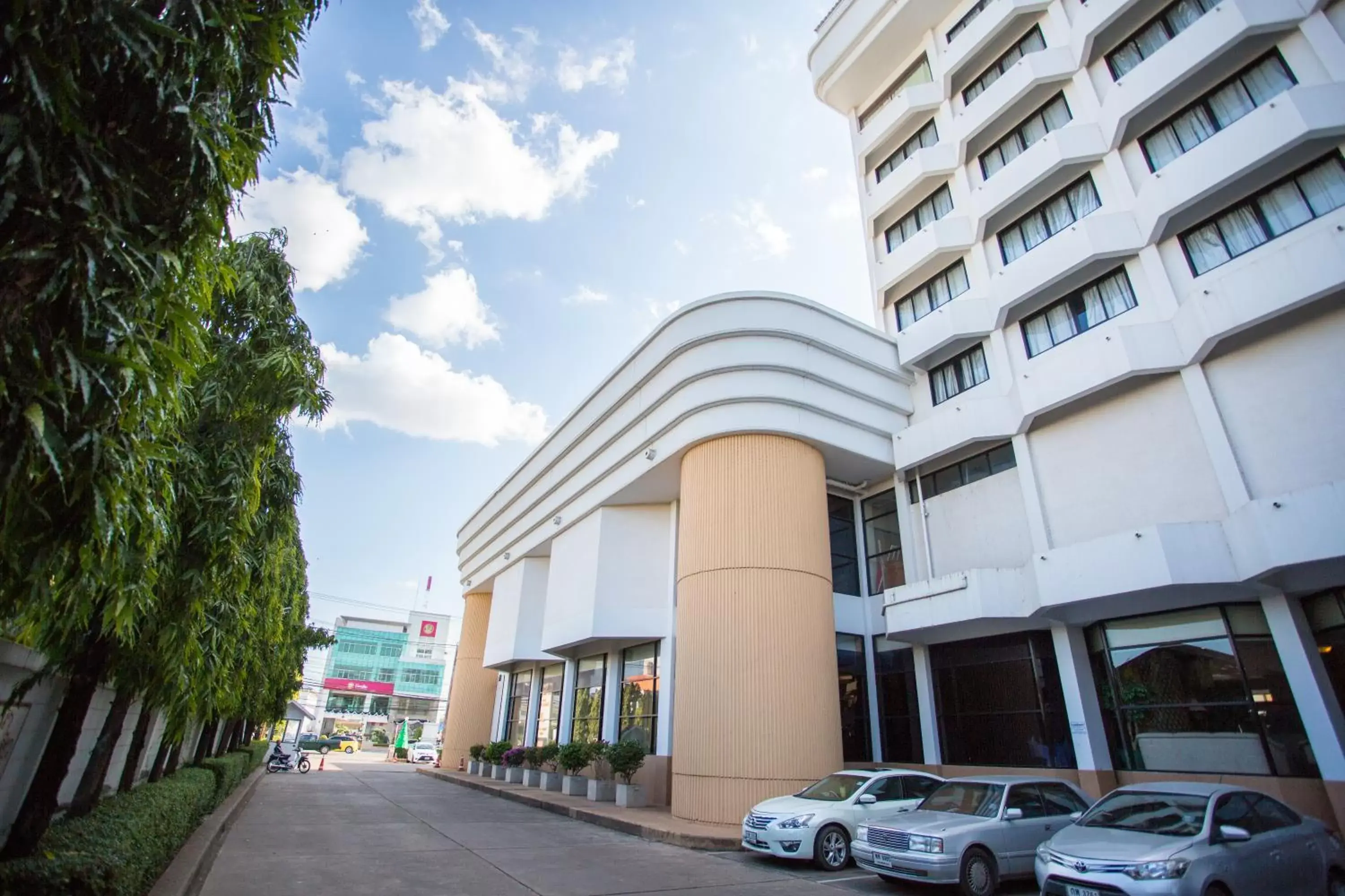 Property building in Seeharaj Hotel Property building in Seeharaj Hotel