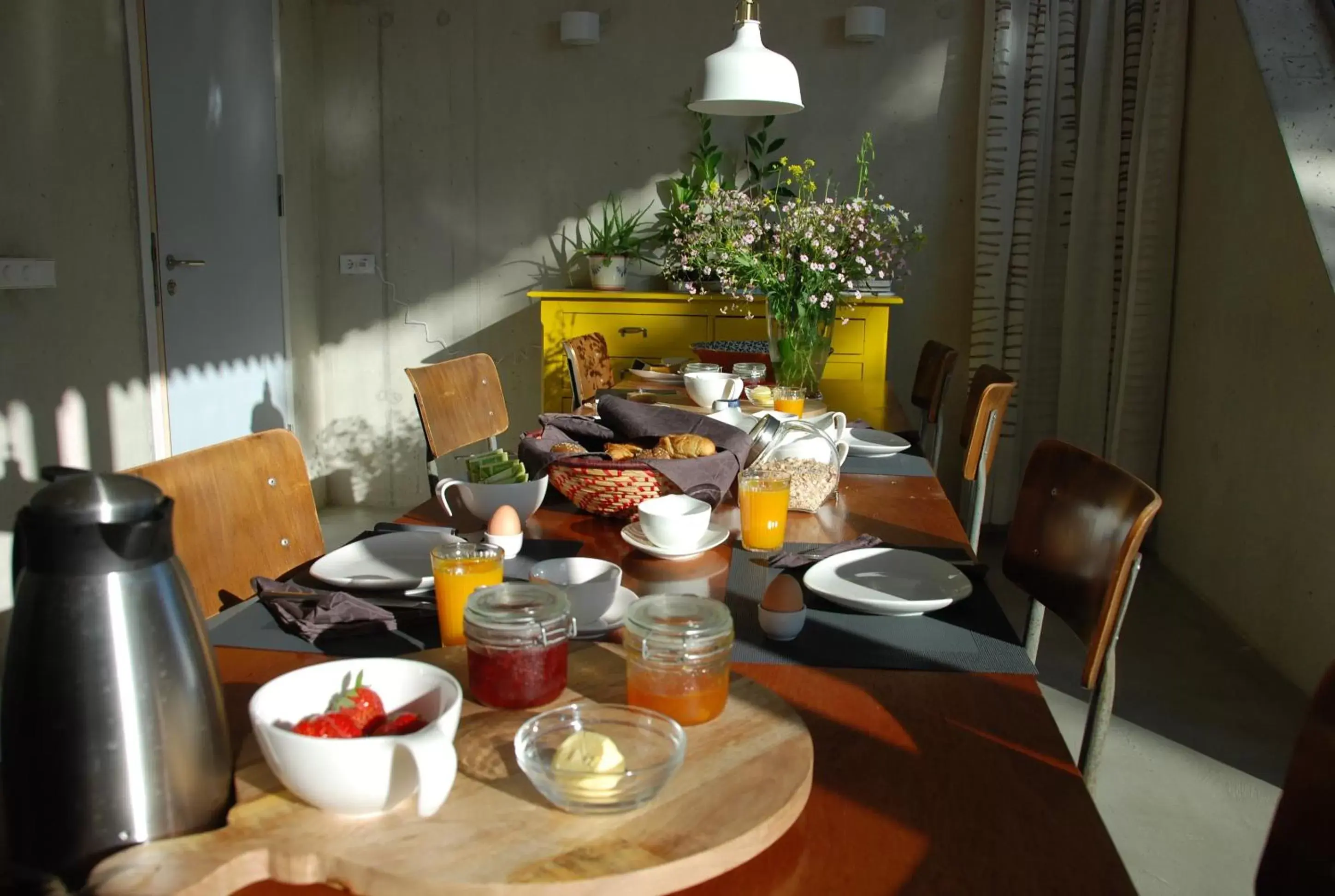 Continental breakfast, Breakfast in MOoij Bed en Breakfast