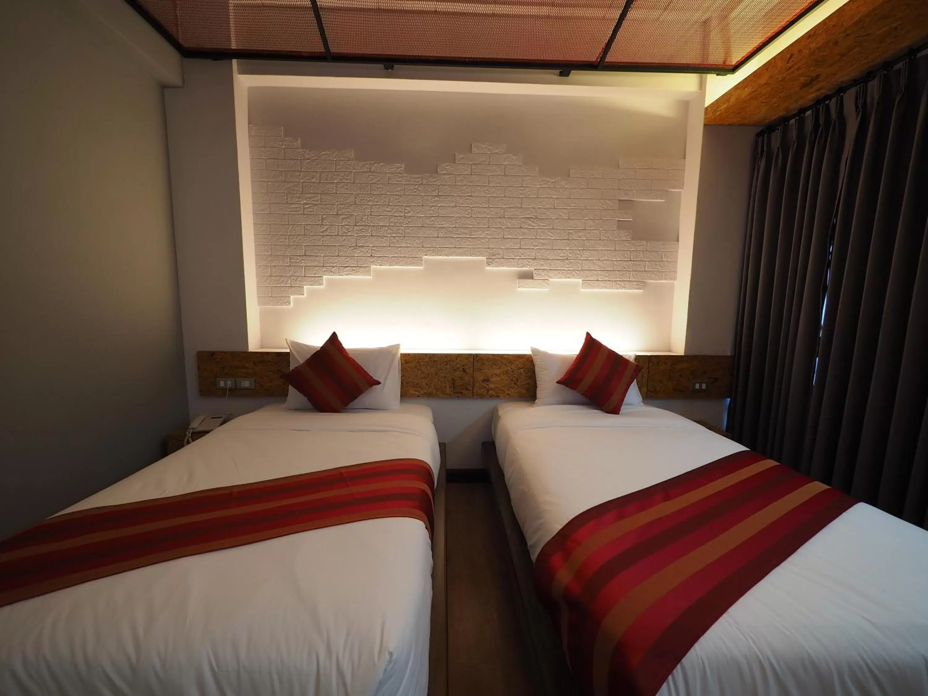 Property building, Bed in Ps Sriphu Hotel