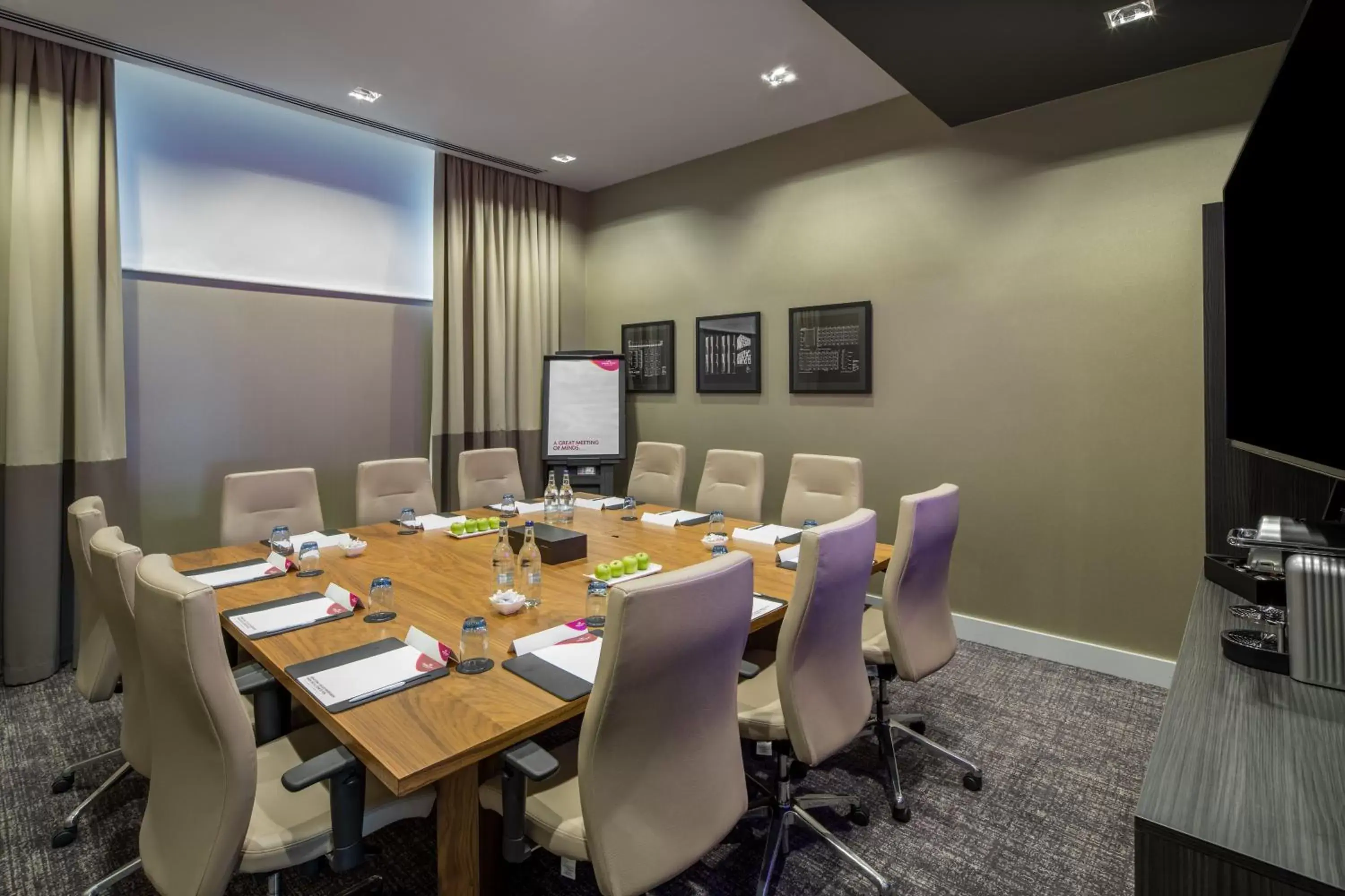 Meeting/conference room in Crowne Plaza Aberdeen Airport, an IHG Hotel