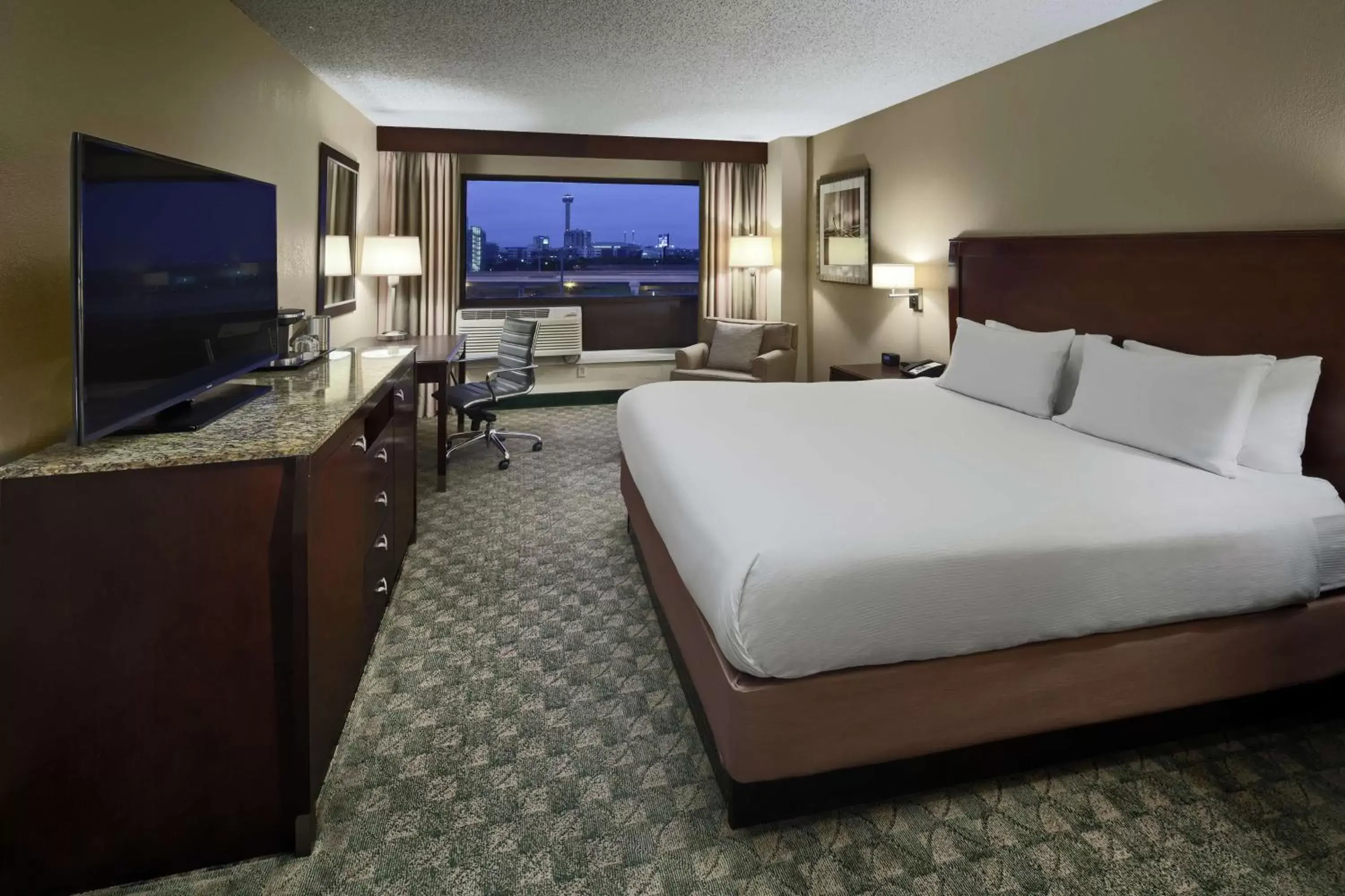 Bed in DoubleTree by Hilton San Antonio Downtown