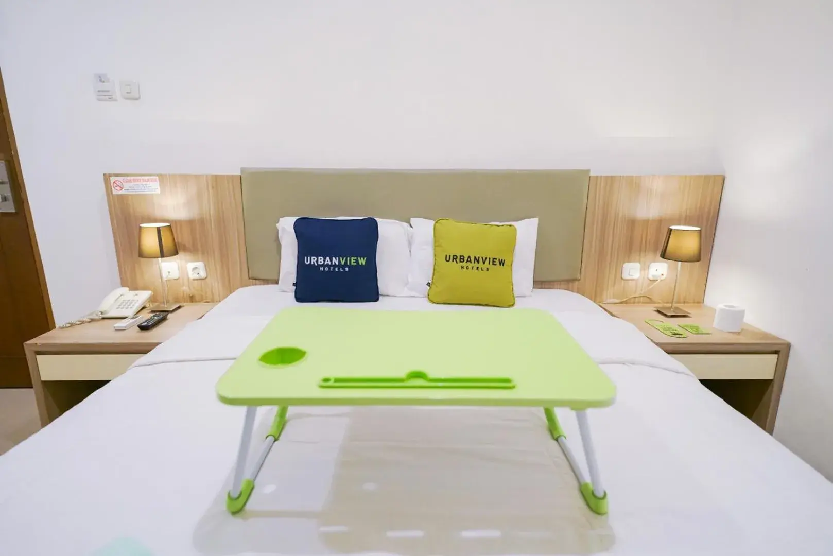 Bedroom in Urbanview Hotel Bes Mangga Besar