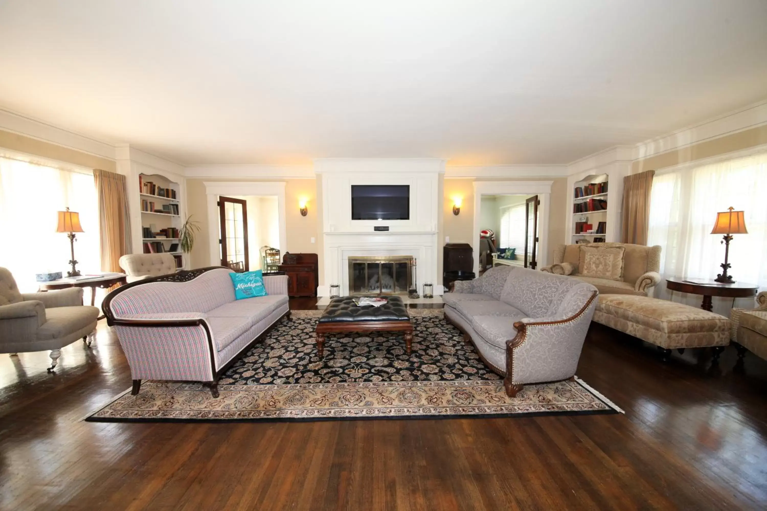 Seating Area in Leonard at Logan House