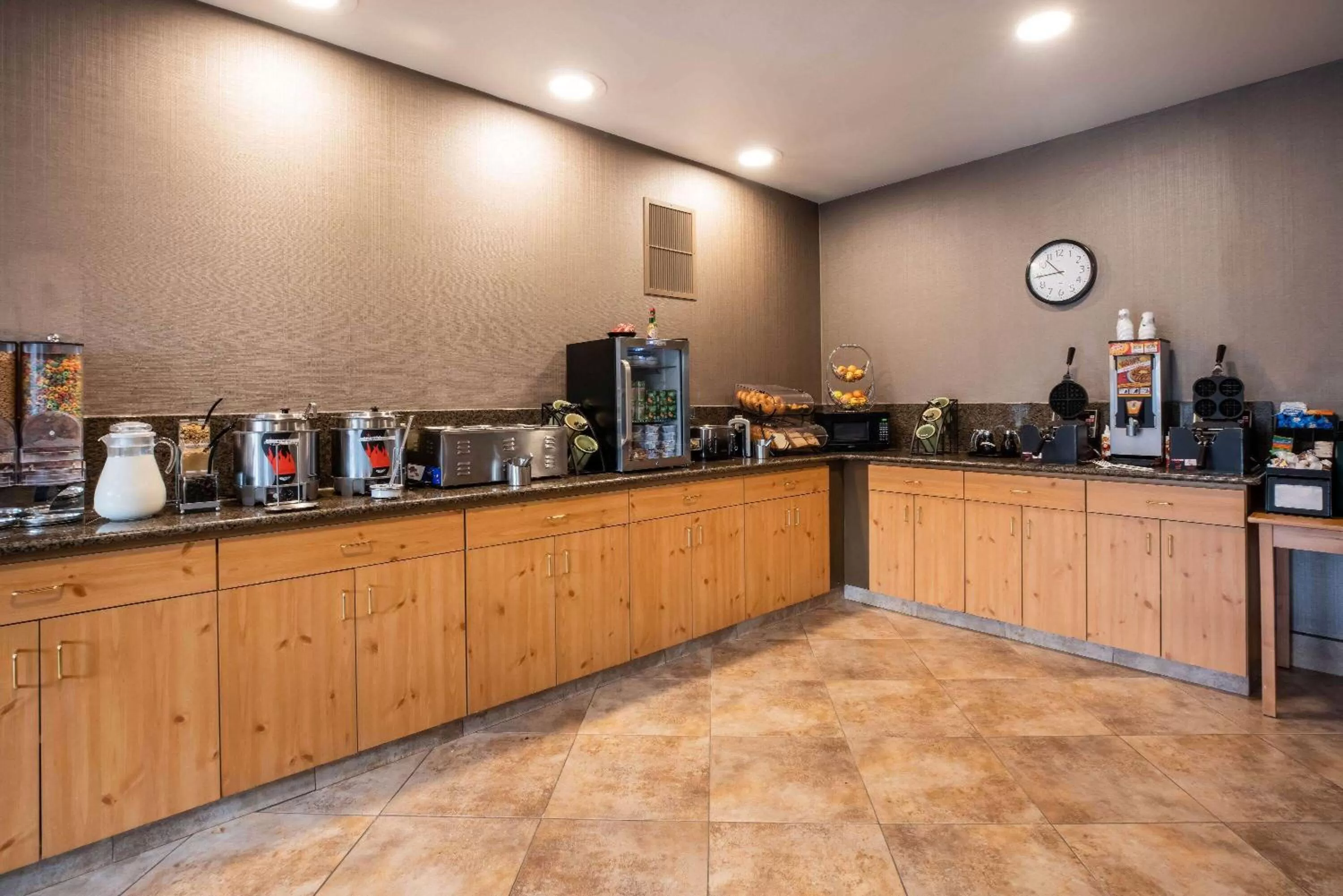 Restaurant/places to eat in La Quinta by Wyndham Eugene