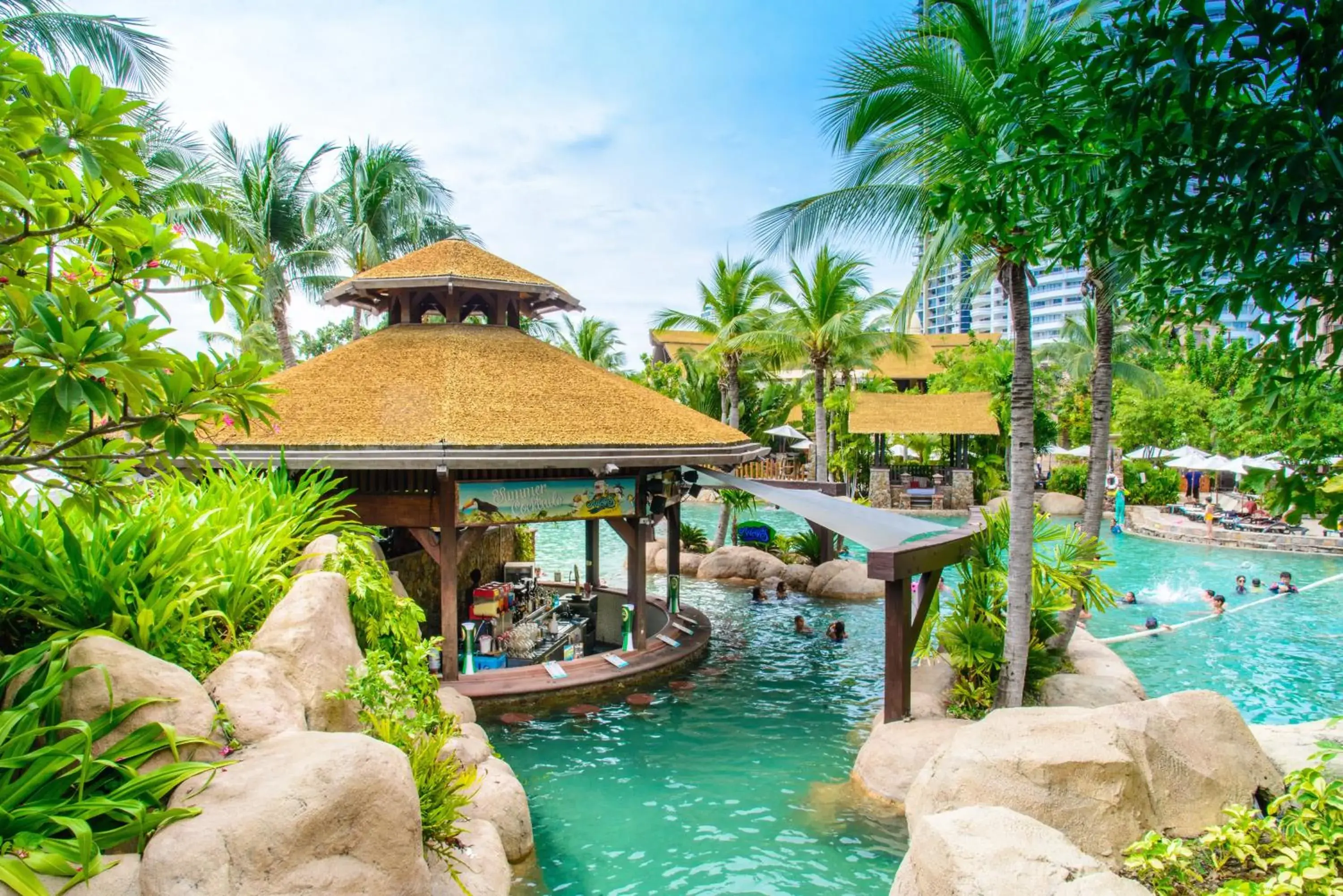 Restaurant/places to eat, Swimming Pool in Centara Grand Mirage Beach Resort Pattaya - SHA Extra Plus