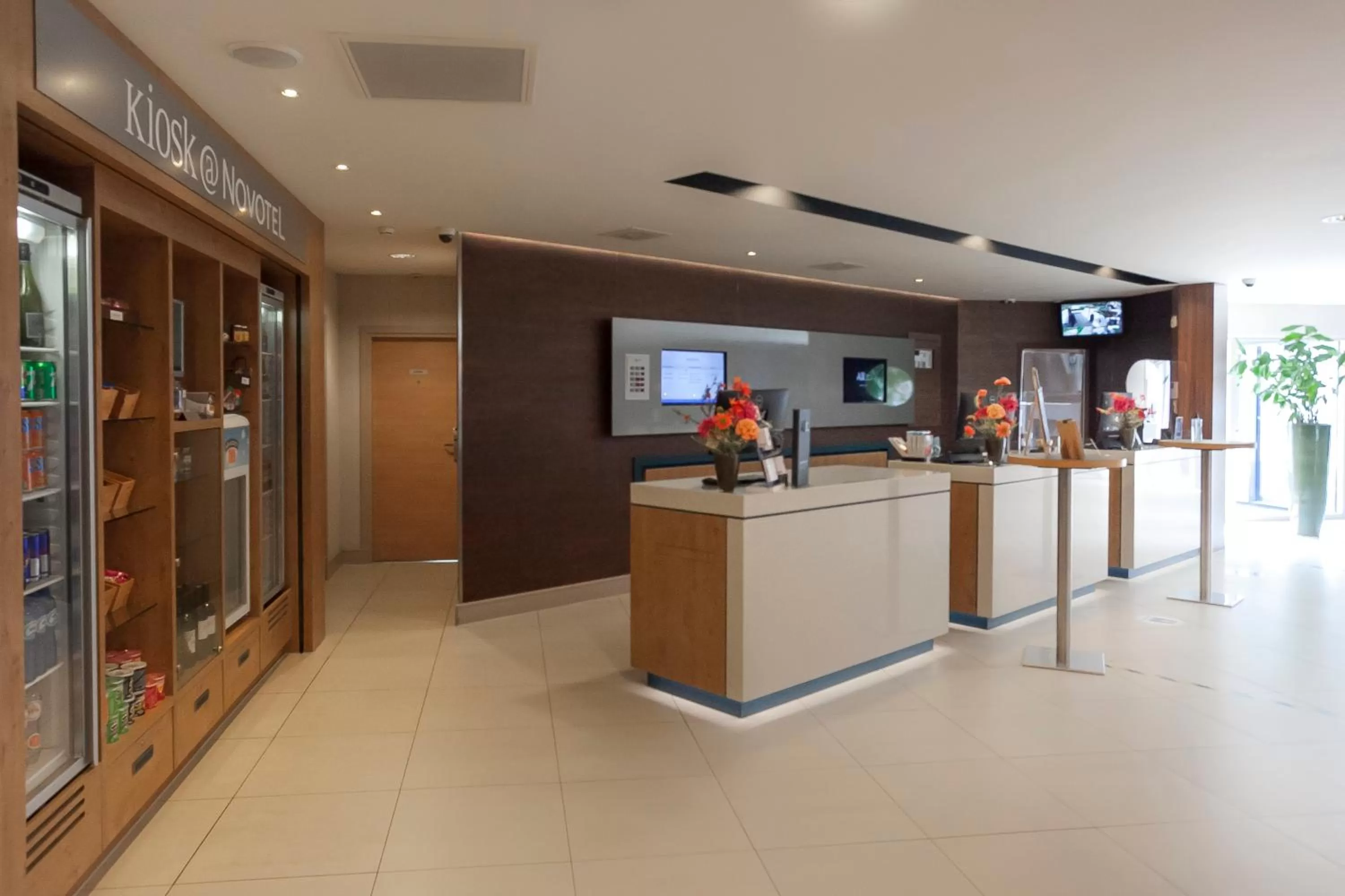 Lobby or reception in Novotel Rotterdam - Schiedam