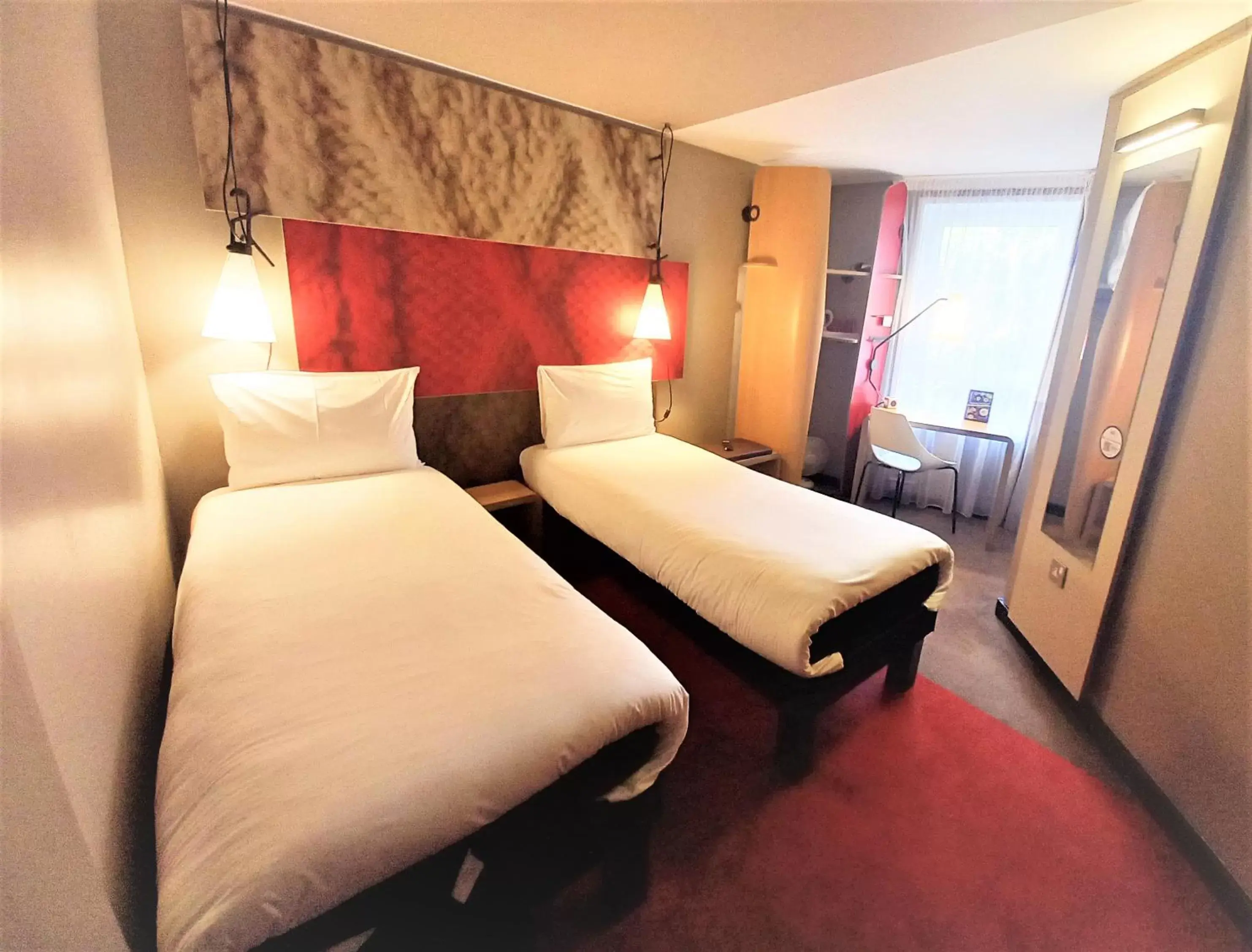 Bedroom, Bed in ibis Portsmouth Bedroom, Bed in ibis Portsmouth