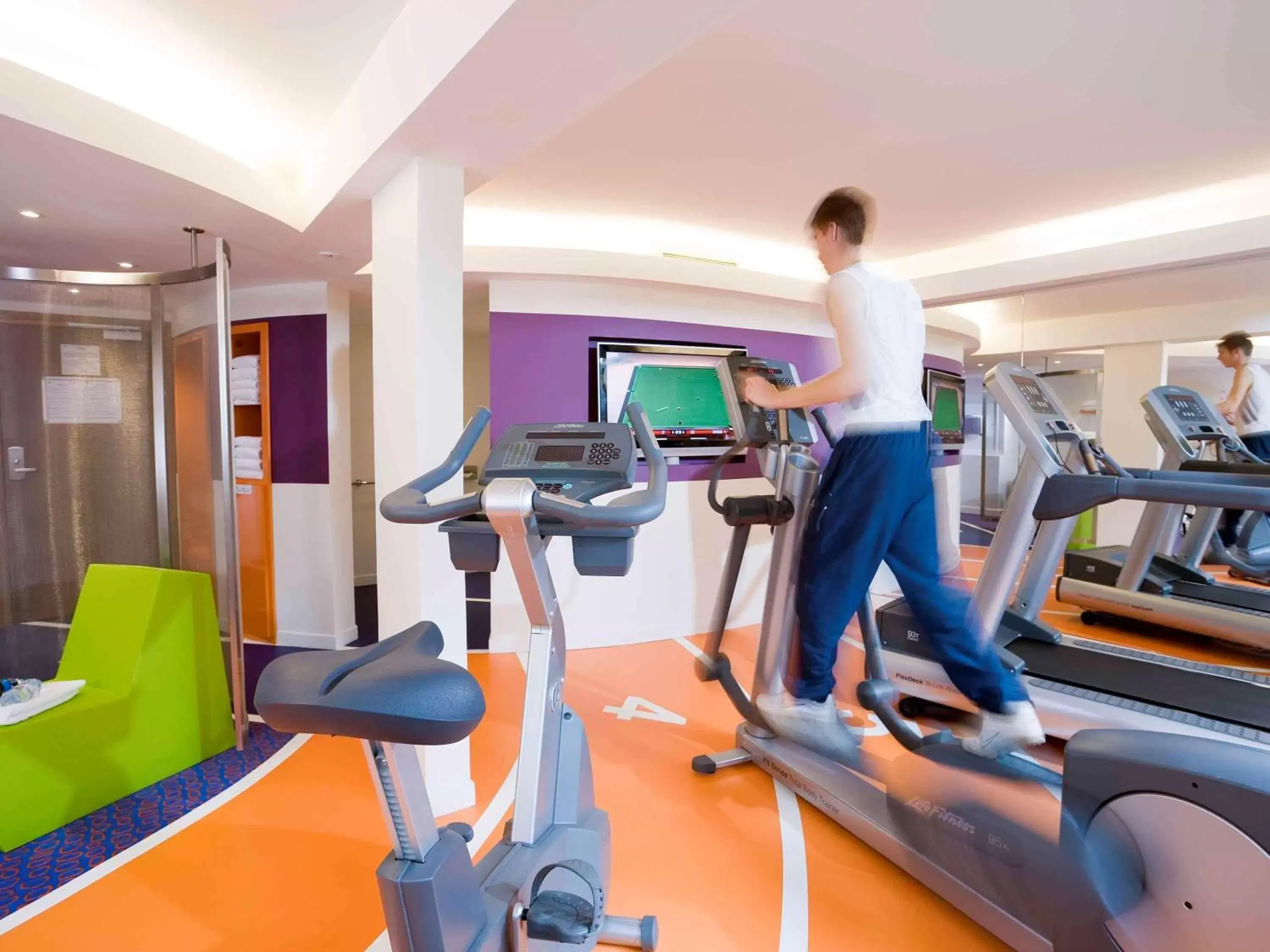 On site, Fitness Center/Facilities in Novotel Evry Courcouronnes