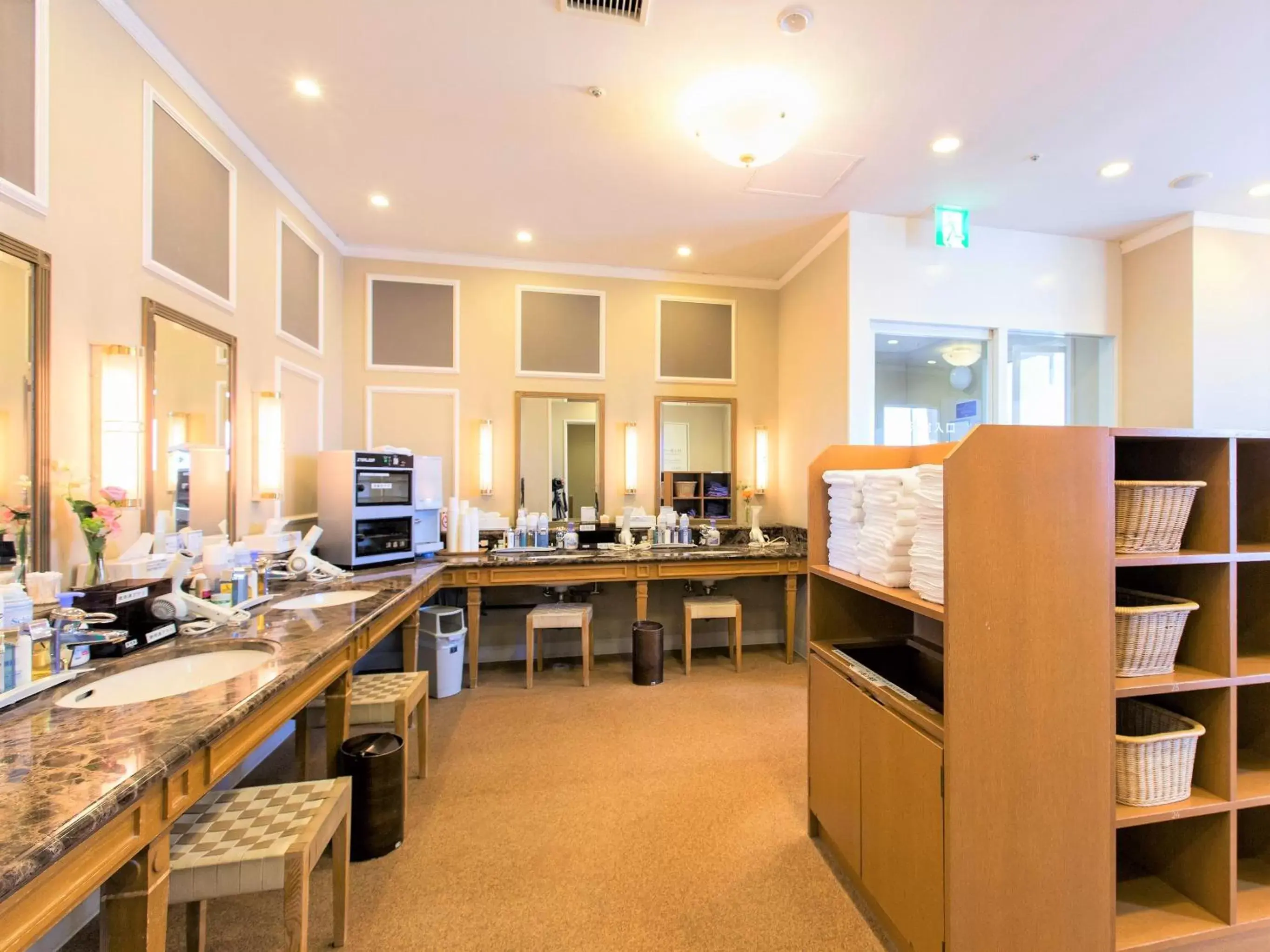 Spa and wellness centre/facilities, Restaurant/Places to Eat in Hotel Monterey Edelhof Sapporo