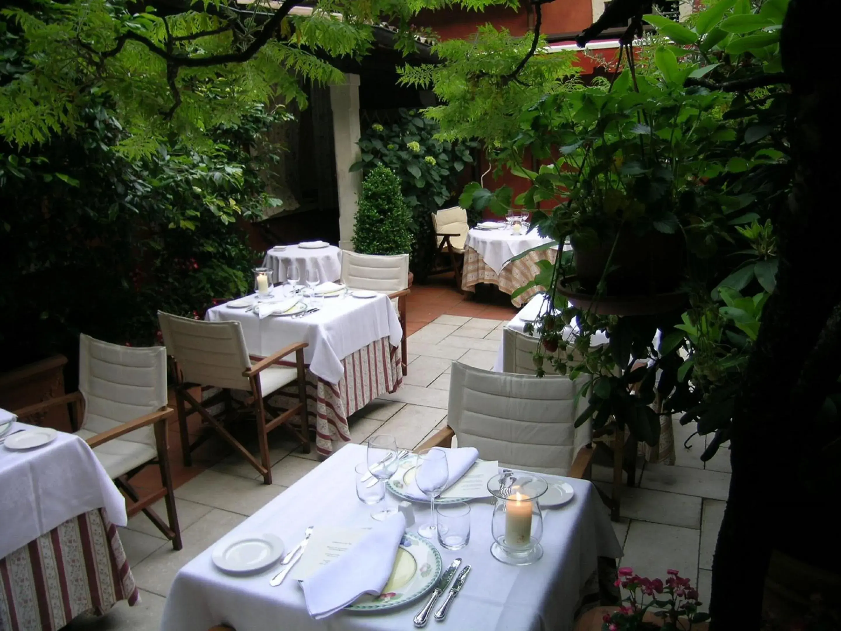 Restaurant/Places to Eat in Villa Abbazia Relais & Chateaux