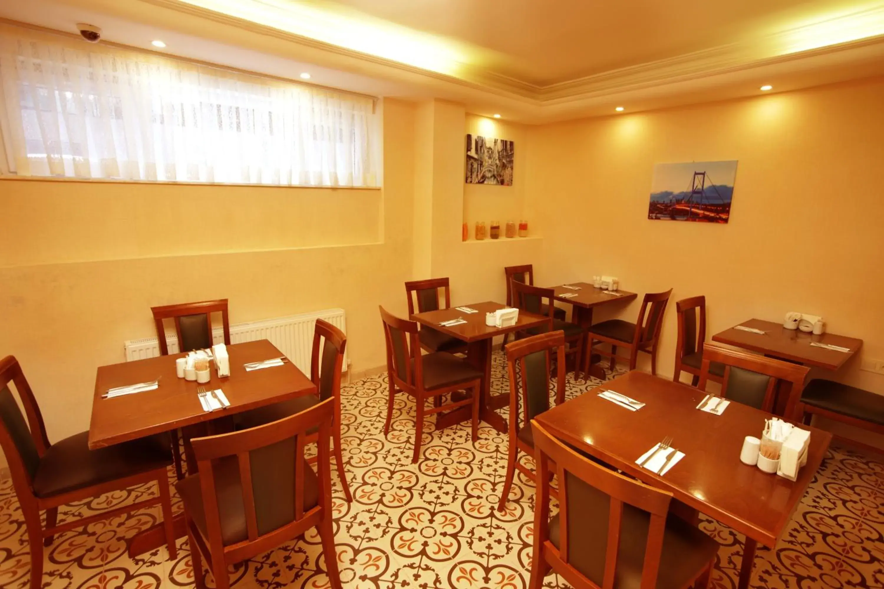 Banquet/Function facilities, Restaurant/Places to Eat in Molton Sisli MLS Hotel