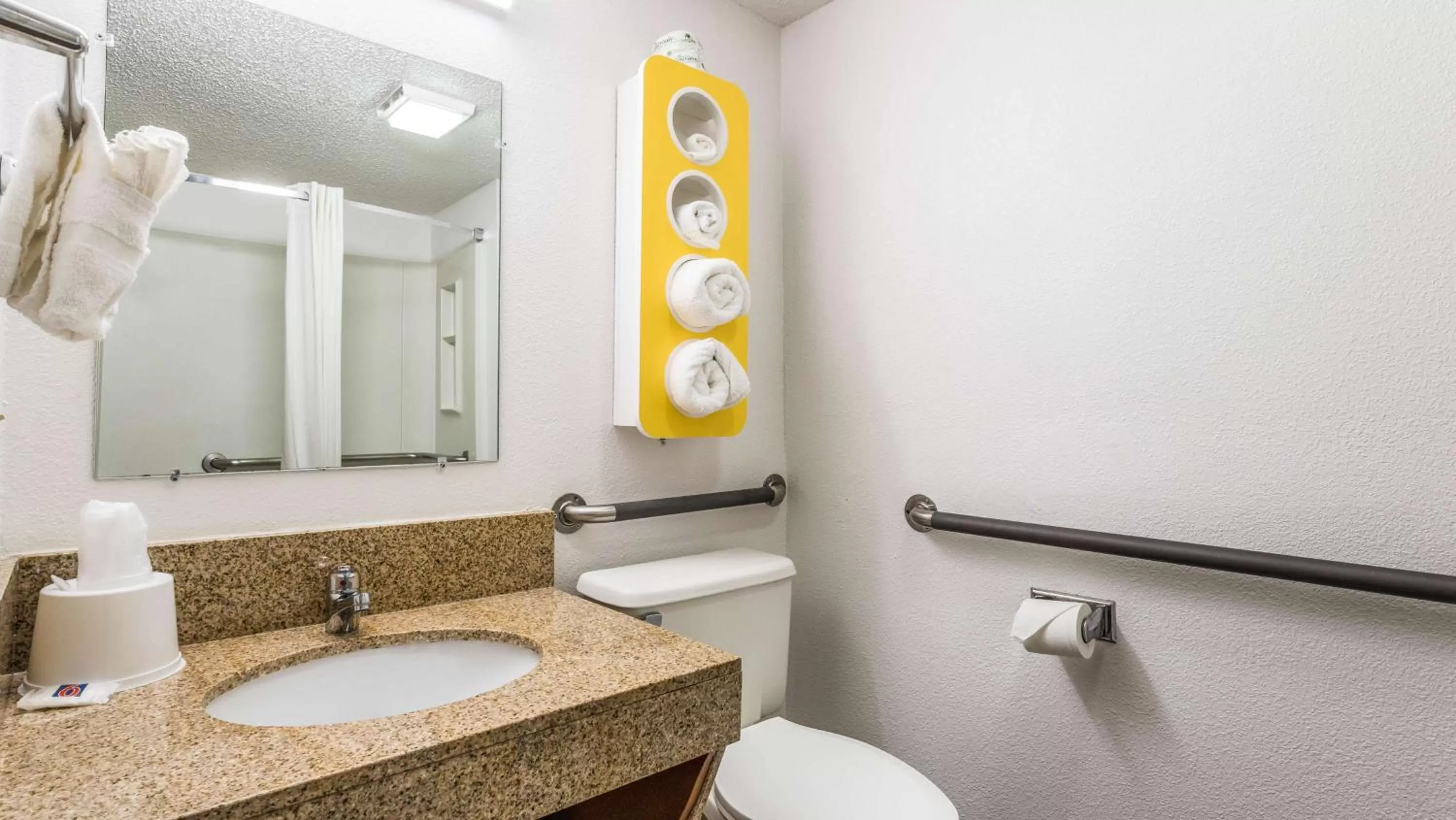 Bathroom in Motel 6-Elk Grove Village, IL