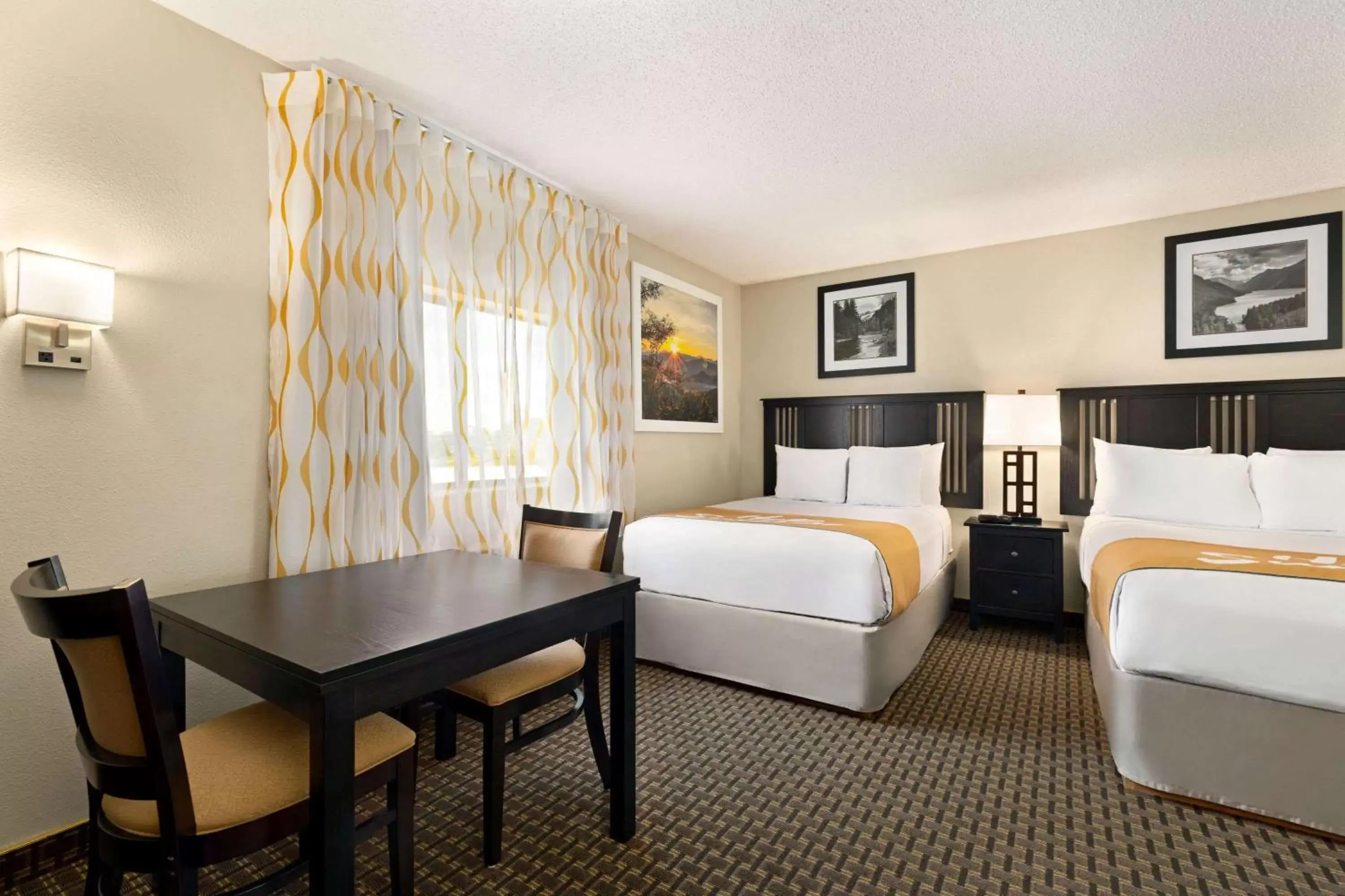 Photo of the whole room, Bed in Days Inn by Wyndham Cortez