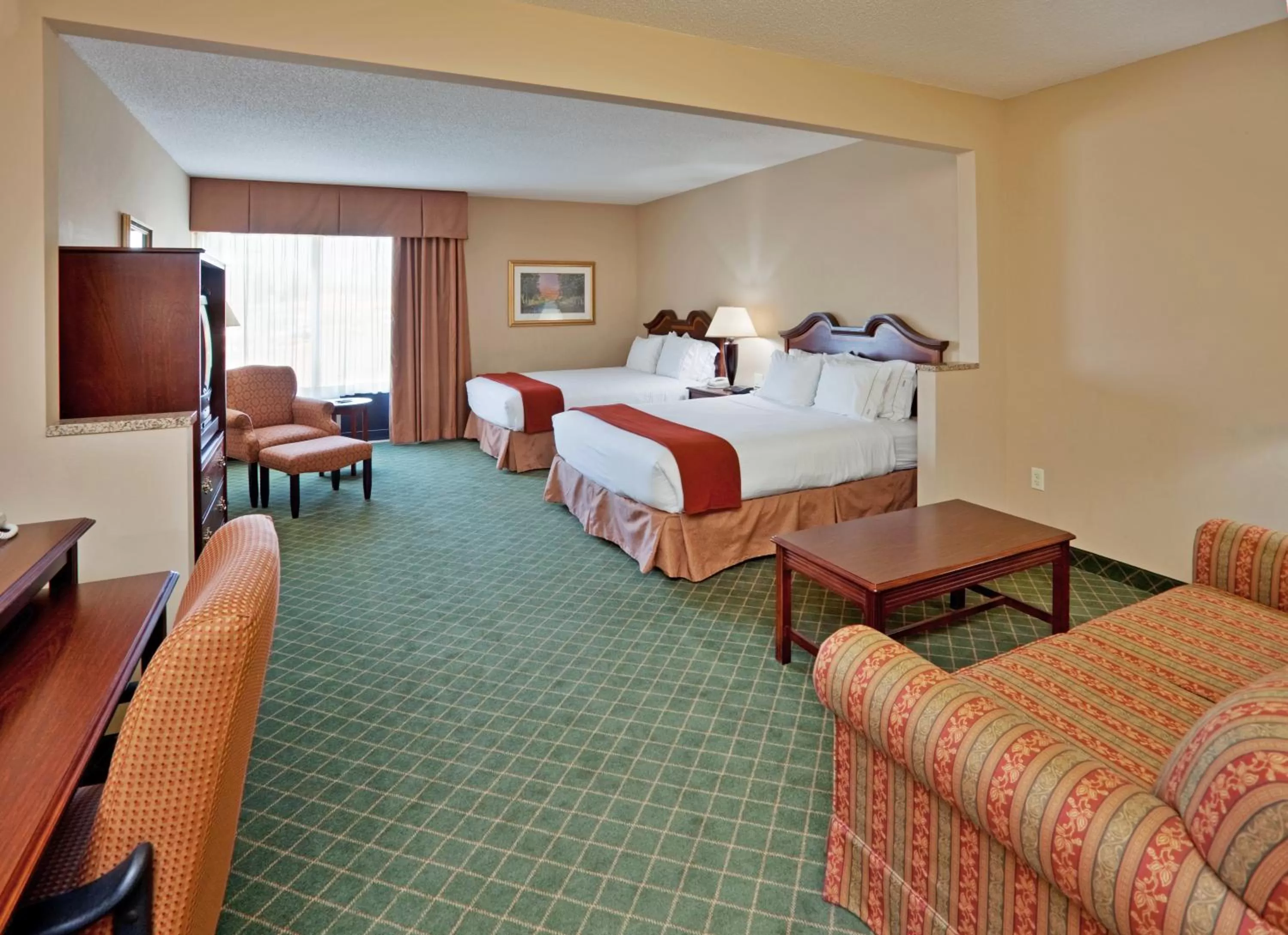 Photo of the whole room, Bed in Holiday Inn Express Hotel & Suites Cape Girardeau I-55 by IHG