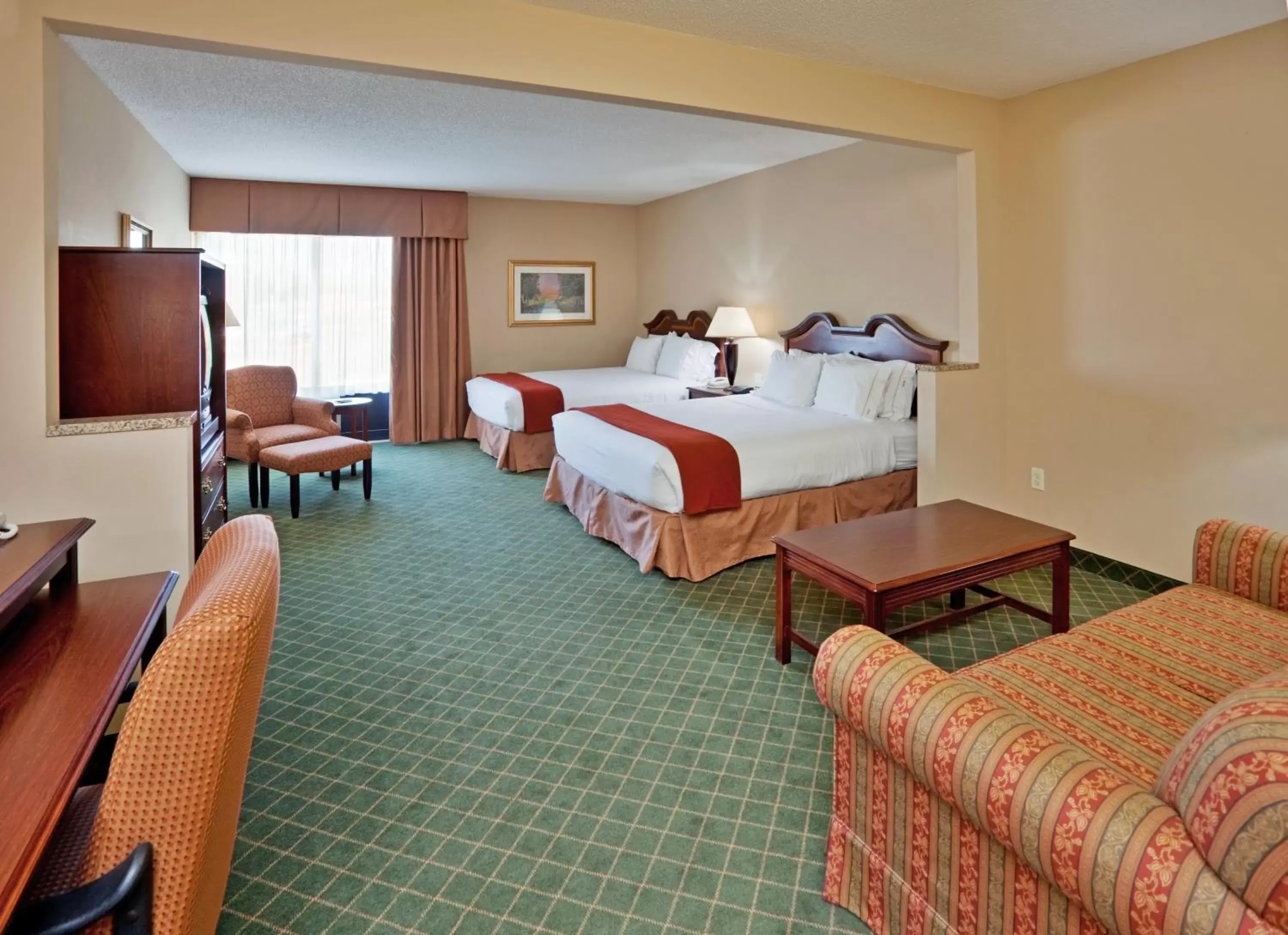Photo of the whole room in Holiday Inn Express Hotel & Suites Cape Girardeau I-55, an IHG Hotel