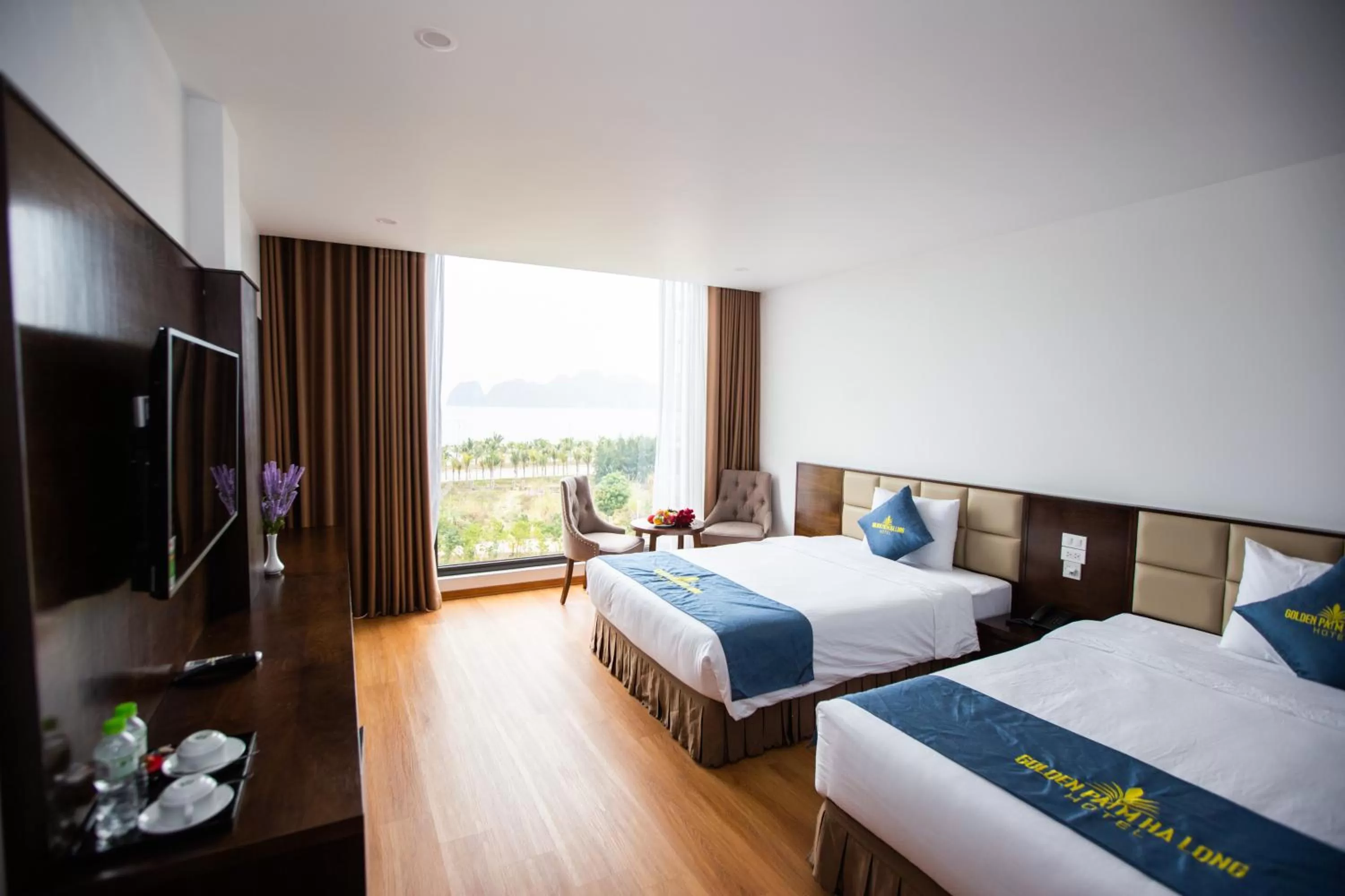 Photo of the whole room, Bed in Golden Palm HaLong Hotel
