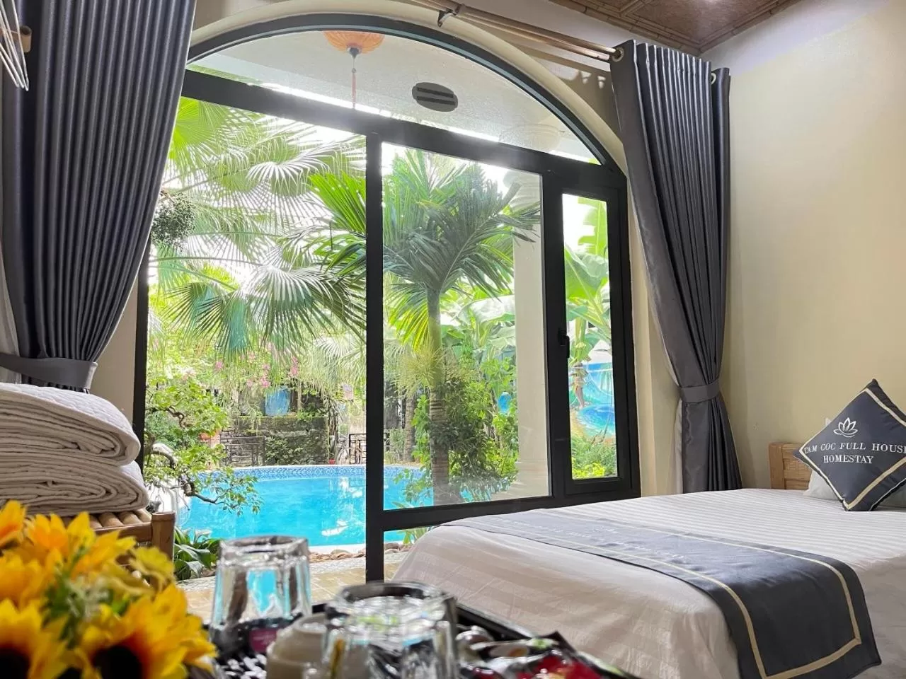 Pool view, Bed in Tam Coc Full House Homestay