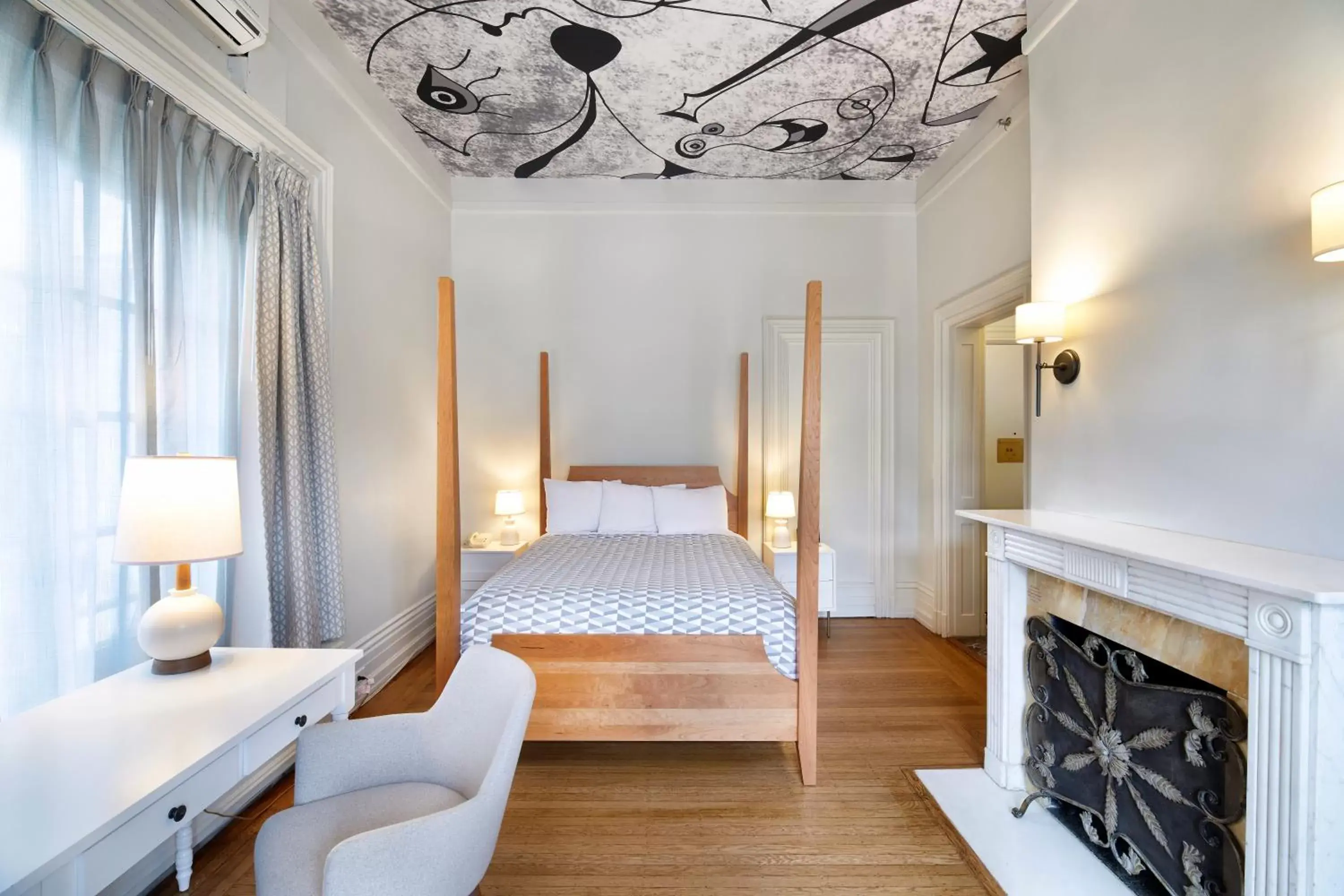 Bedroom, Bed in Tarrytown House Estate on the Hudson