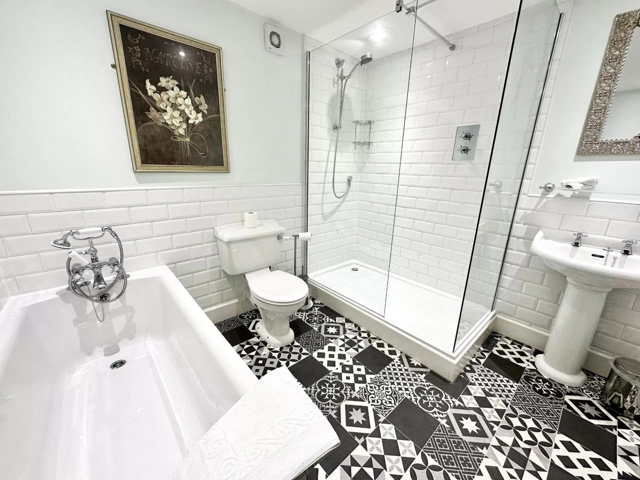 Bathroom in Farthings Country House Hotel & Restaurant Tunton