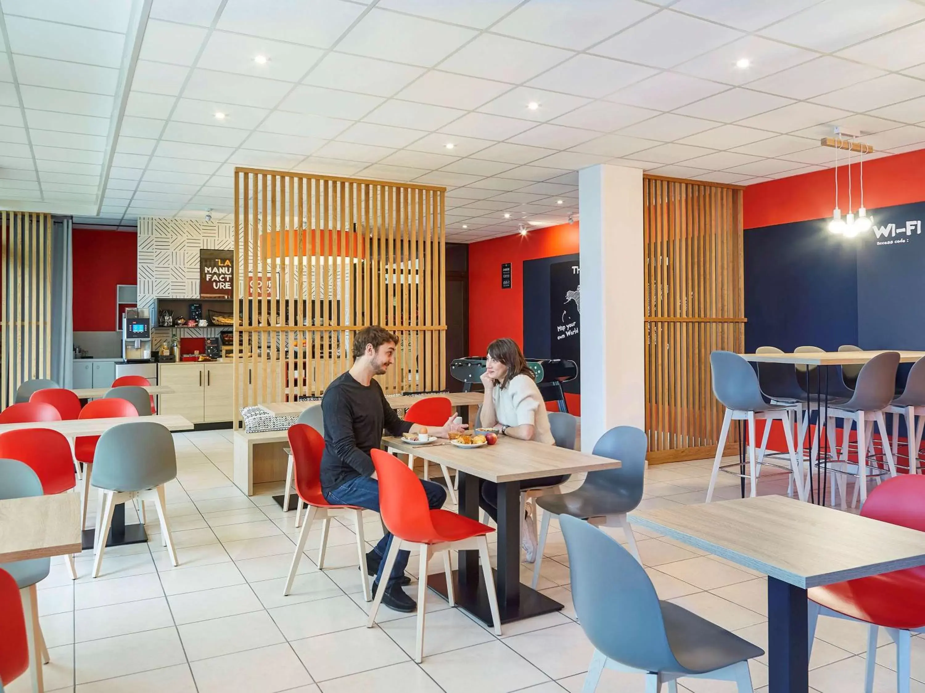 Property building, Restaurant/Places to Eat in Aparthotel Adagio Access Avignon