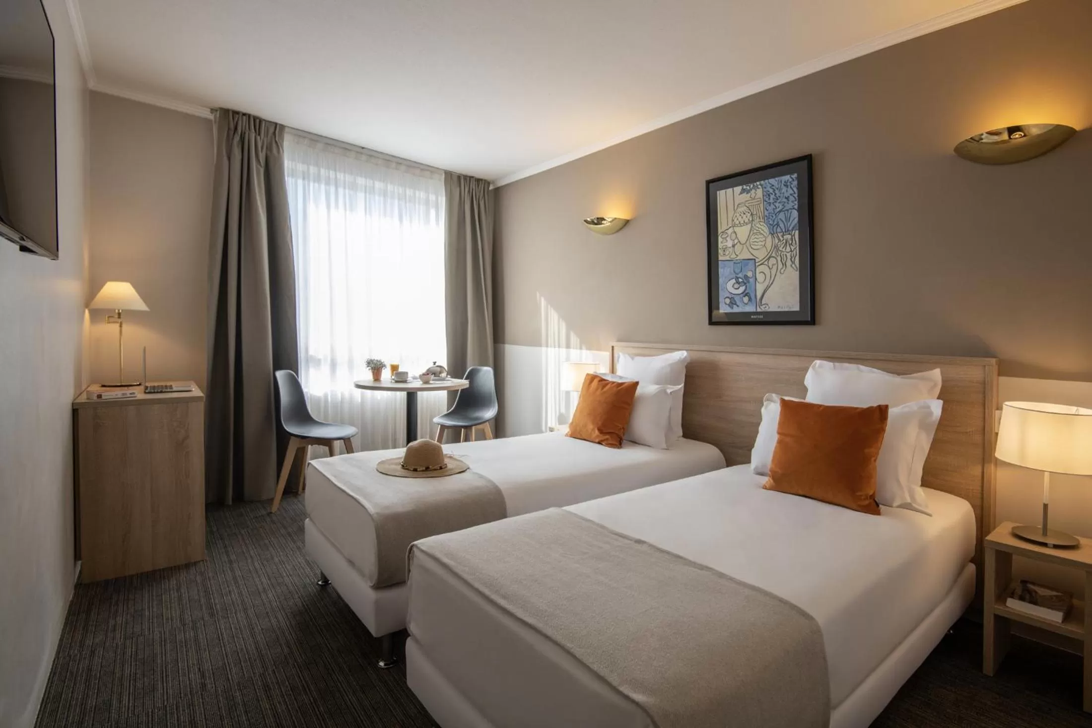 Bedroom in Hotel Amarante Cannes