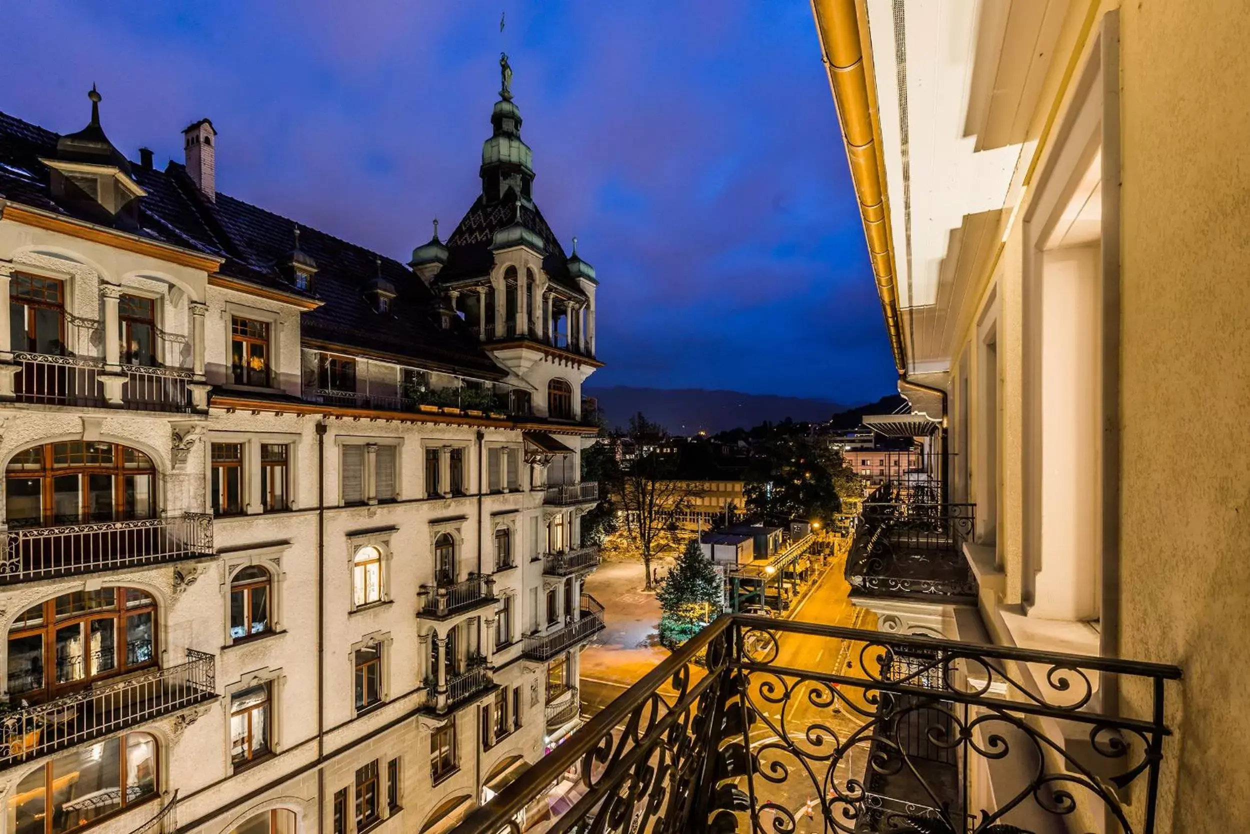 Balcony/Terrace in Hotel Alpina Luzern