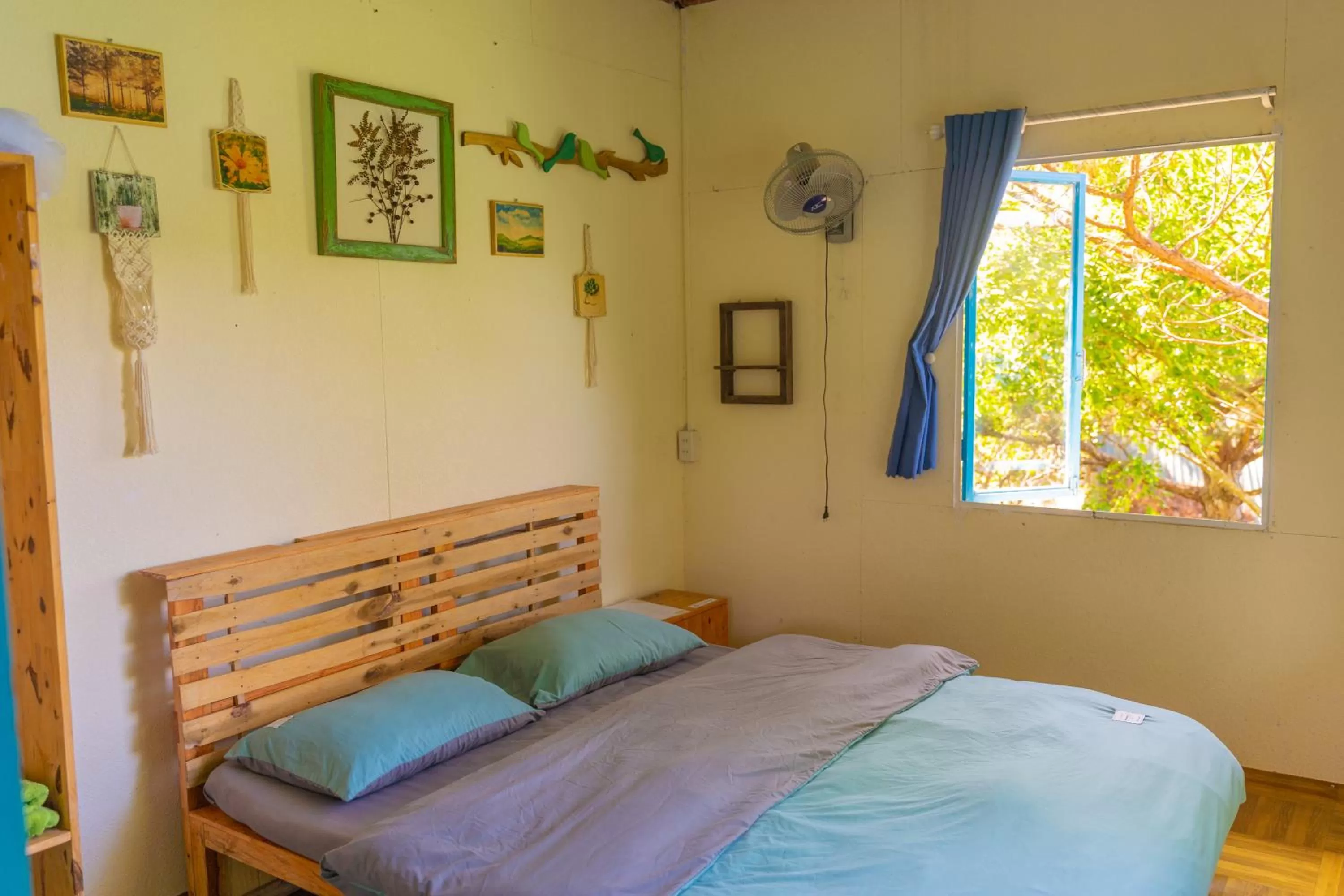 Photo of the whole room, Bed in The Lake House Dalat