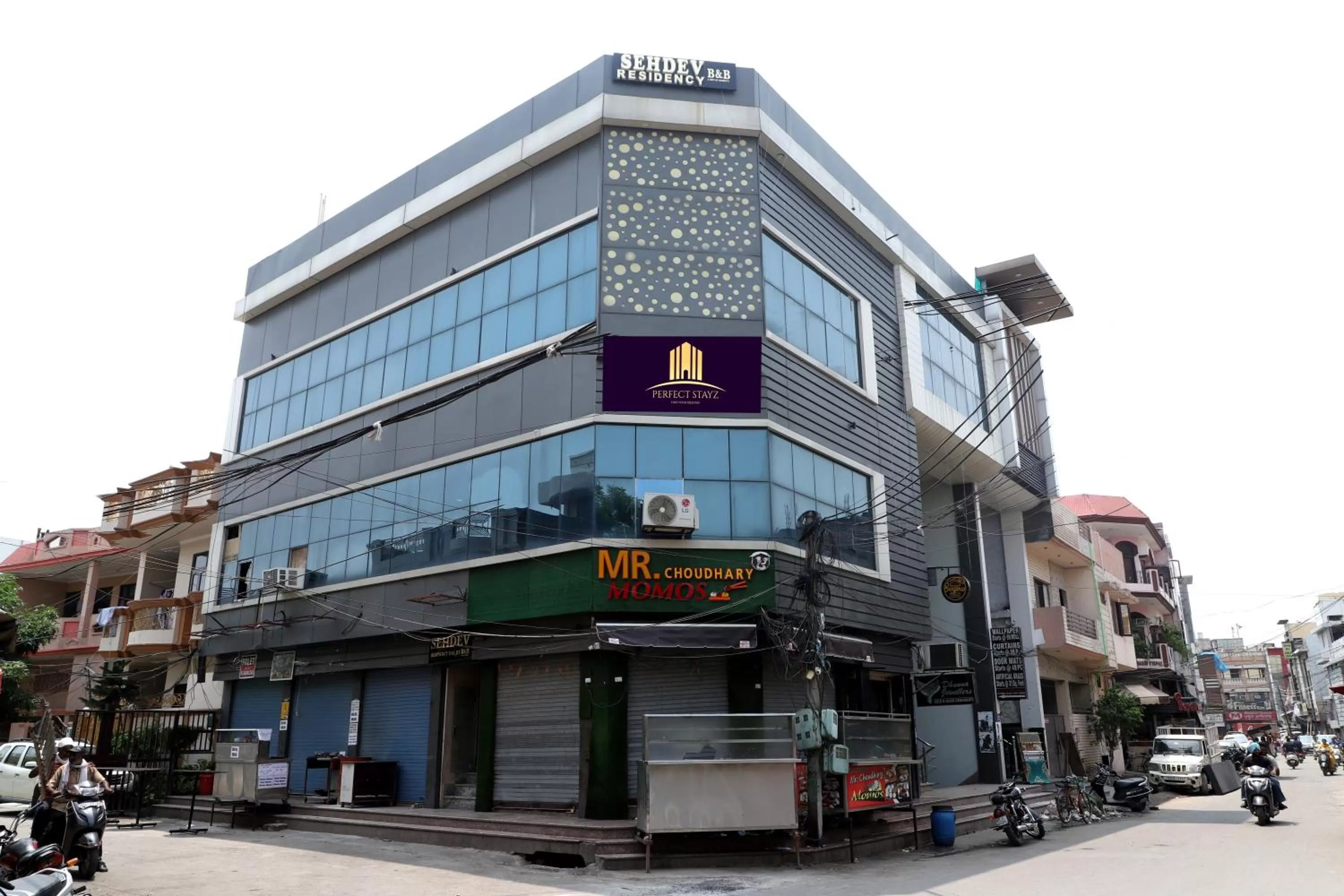 Property Building in Perfect Stayz Premium- Hotel Sehdev Near Golden Temple