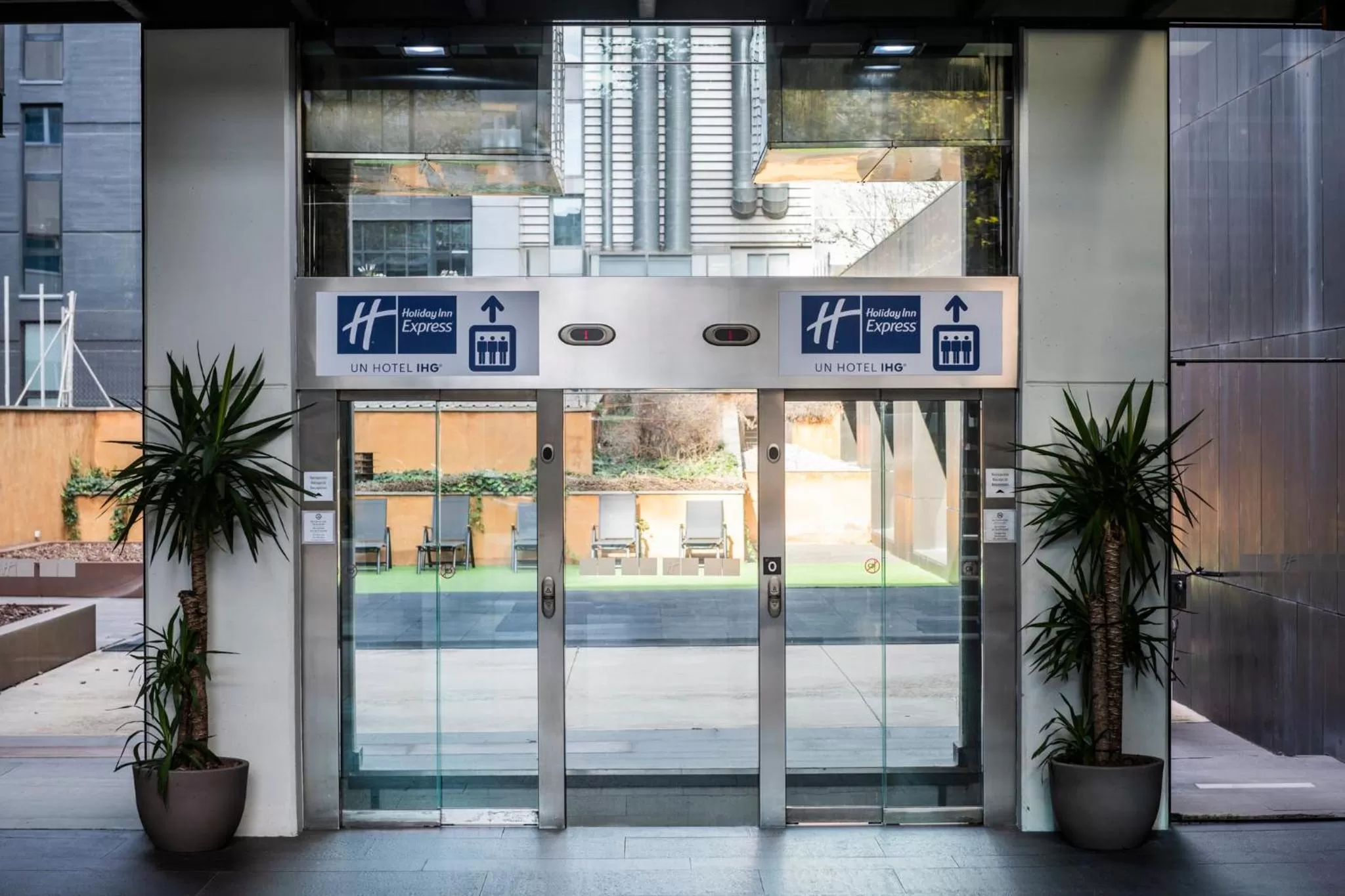 Lobby or reception in Holiday Inn Express Barcelona City 22@ by IHG