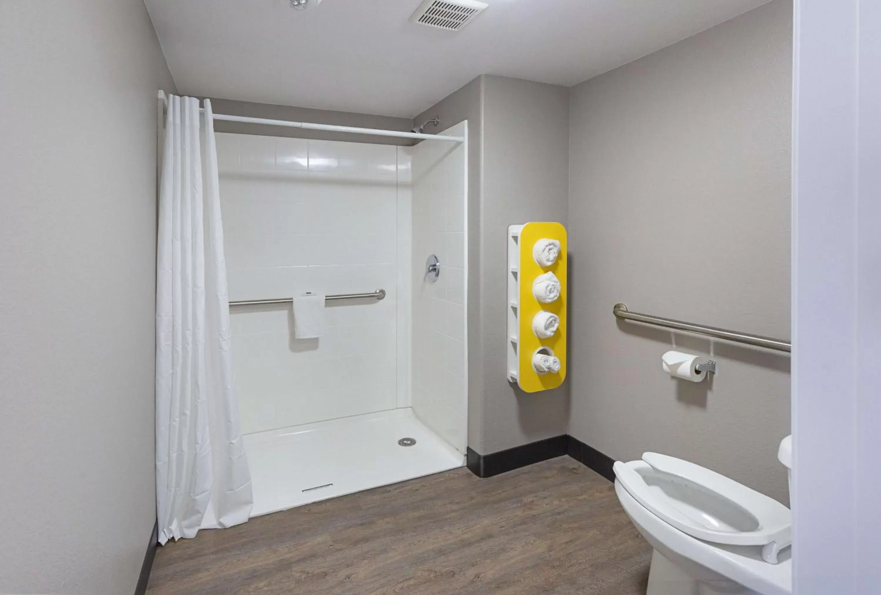 Bathroom in Motel 6-Show Low, AZ