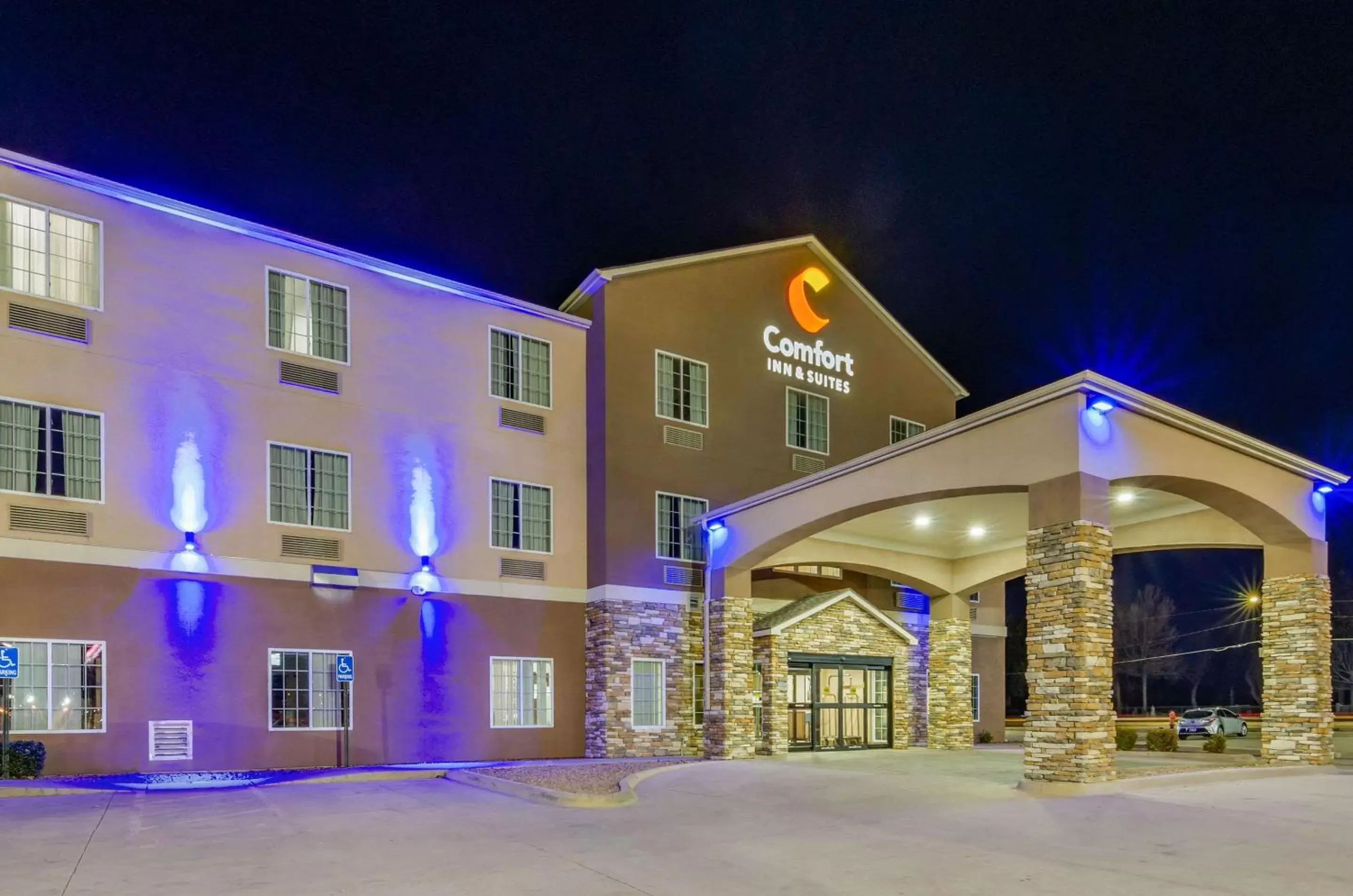 Other, Property Building in Comfort Inn & Suites near Bethel College