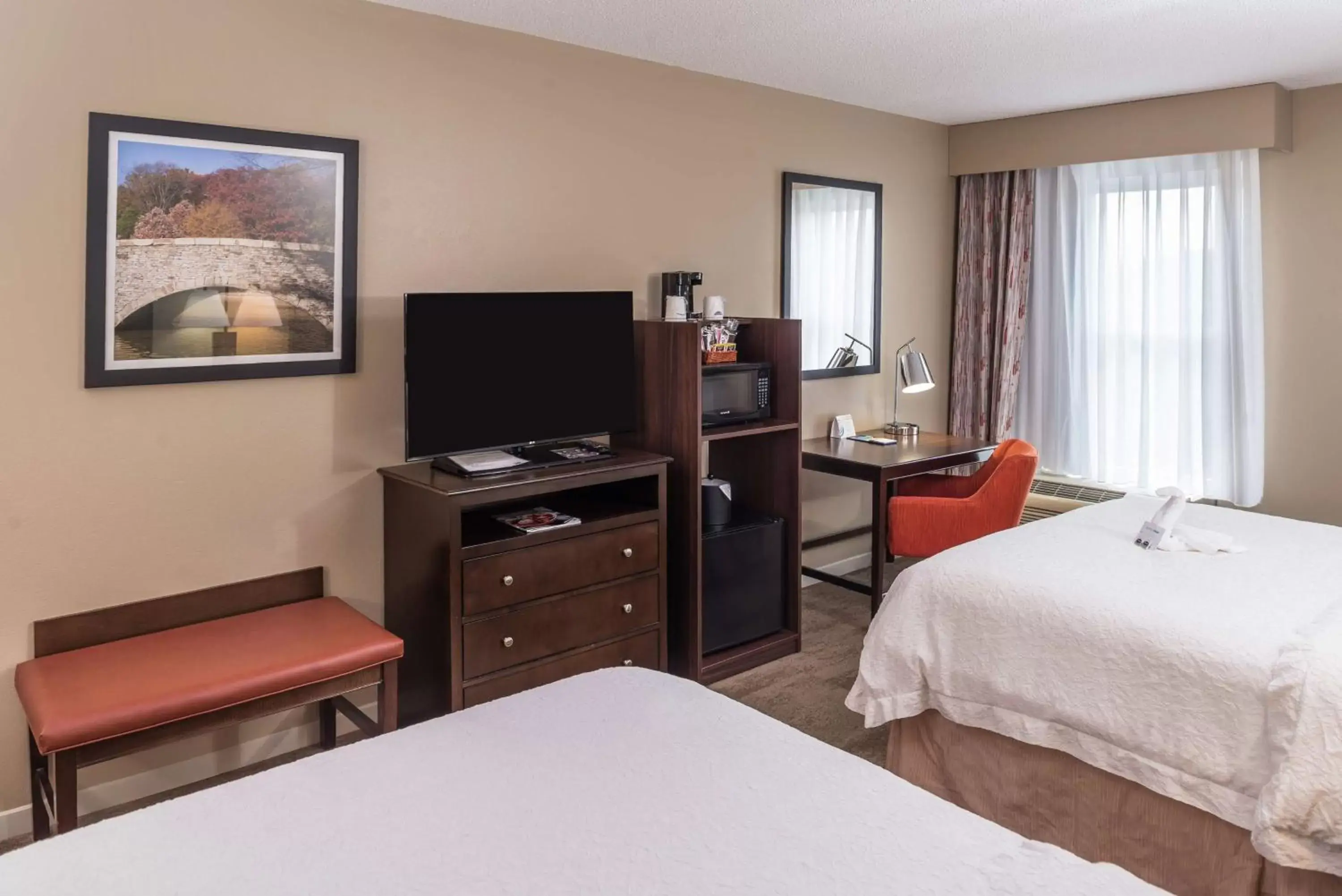 Bedroom, Bed in Hampton Inn & Suites Charlotte Arrowood