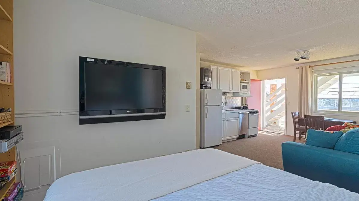 TV/Entertainment Center in Montauk Oceanside Suites